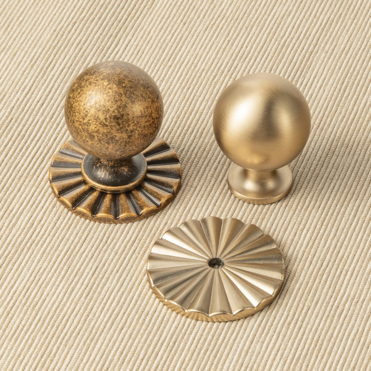 Goo-Ki Round Ball Cabinet Knobs, Solid Zinc Alloy Drawer Knobs with Multiple Optional Backplates for Kitchen Furniture Hardware