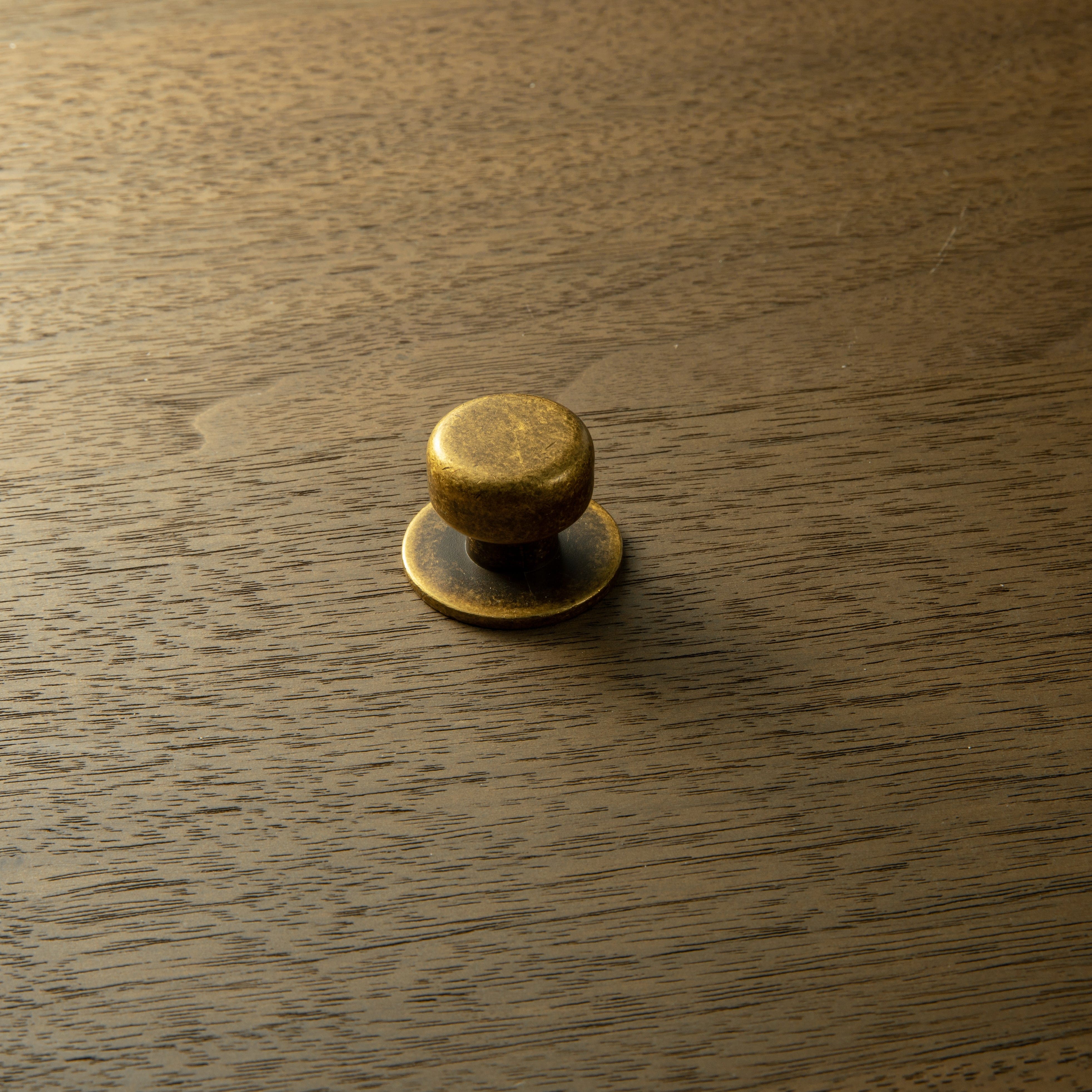 Goo-Ki Rustic Finish Round Cabinet Hardware Knobs Stable Large Base Drawer Knob