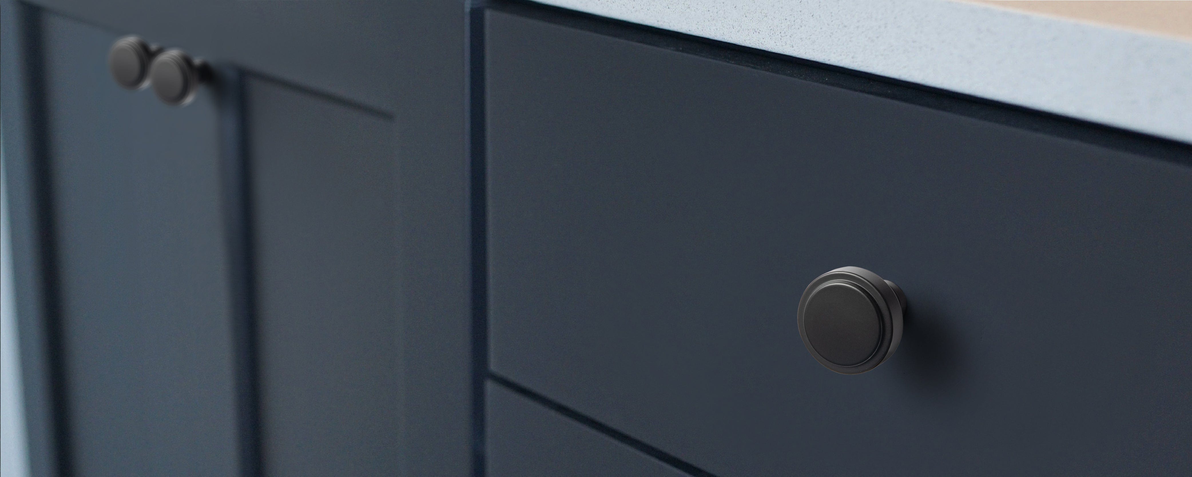 Goo-Ki Simple Cylindrical Zinc Alloy Drawer Knob with Elegant Design