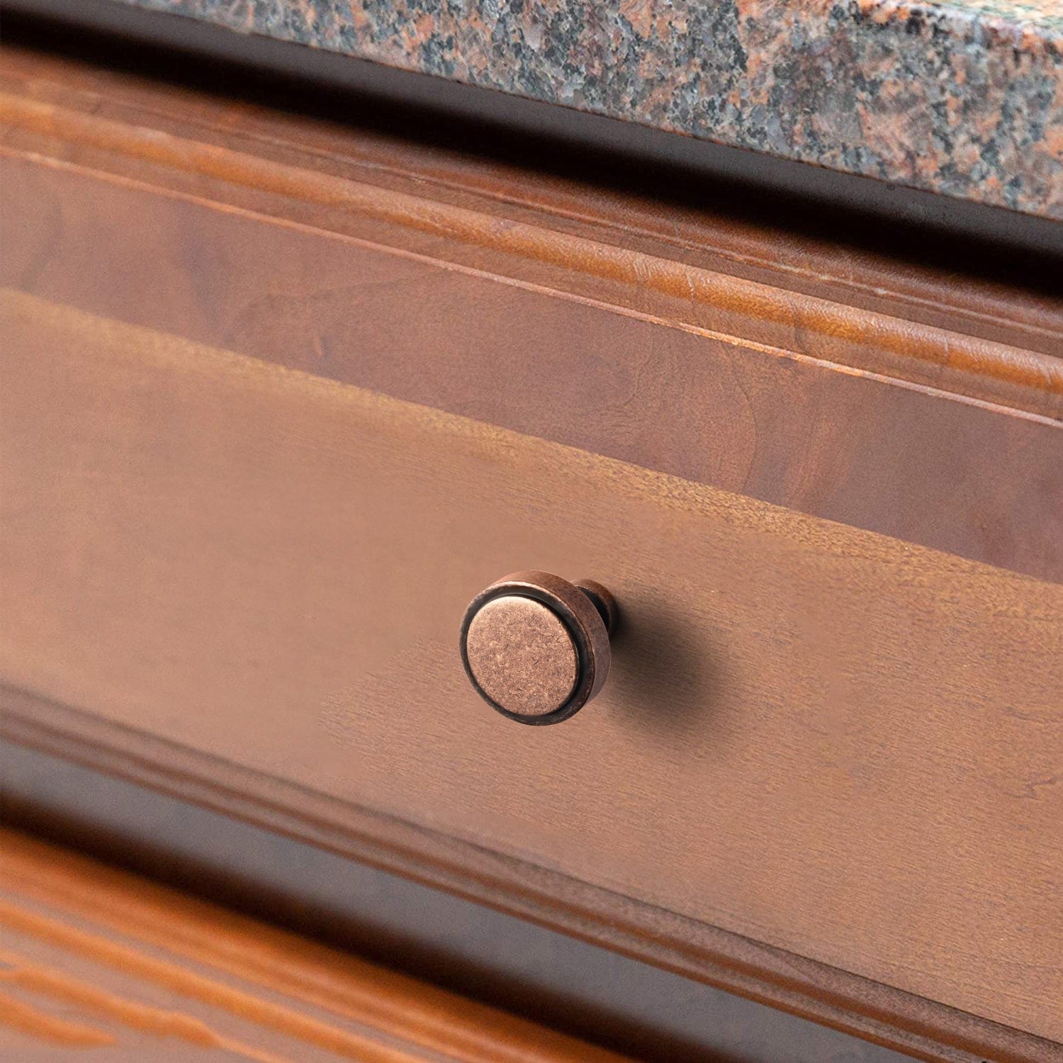 Goo-Ki Simple Cylindrical Zinc Alloy Drawer Knob with Elegant Design
