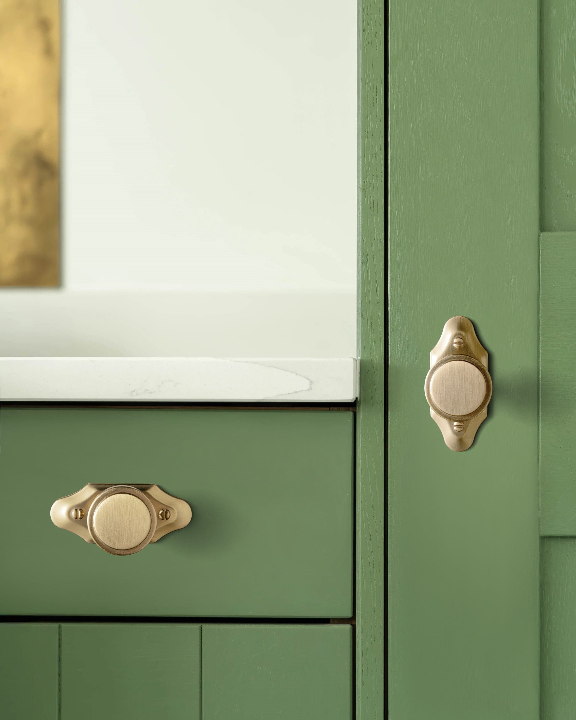 Goo-Ki Simple Cylindrical Zinc Alloy Drawer Knob with Elegant Design
