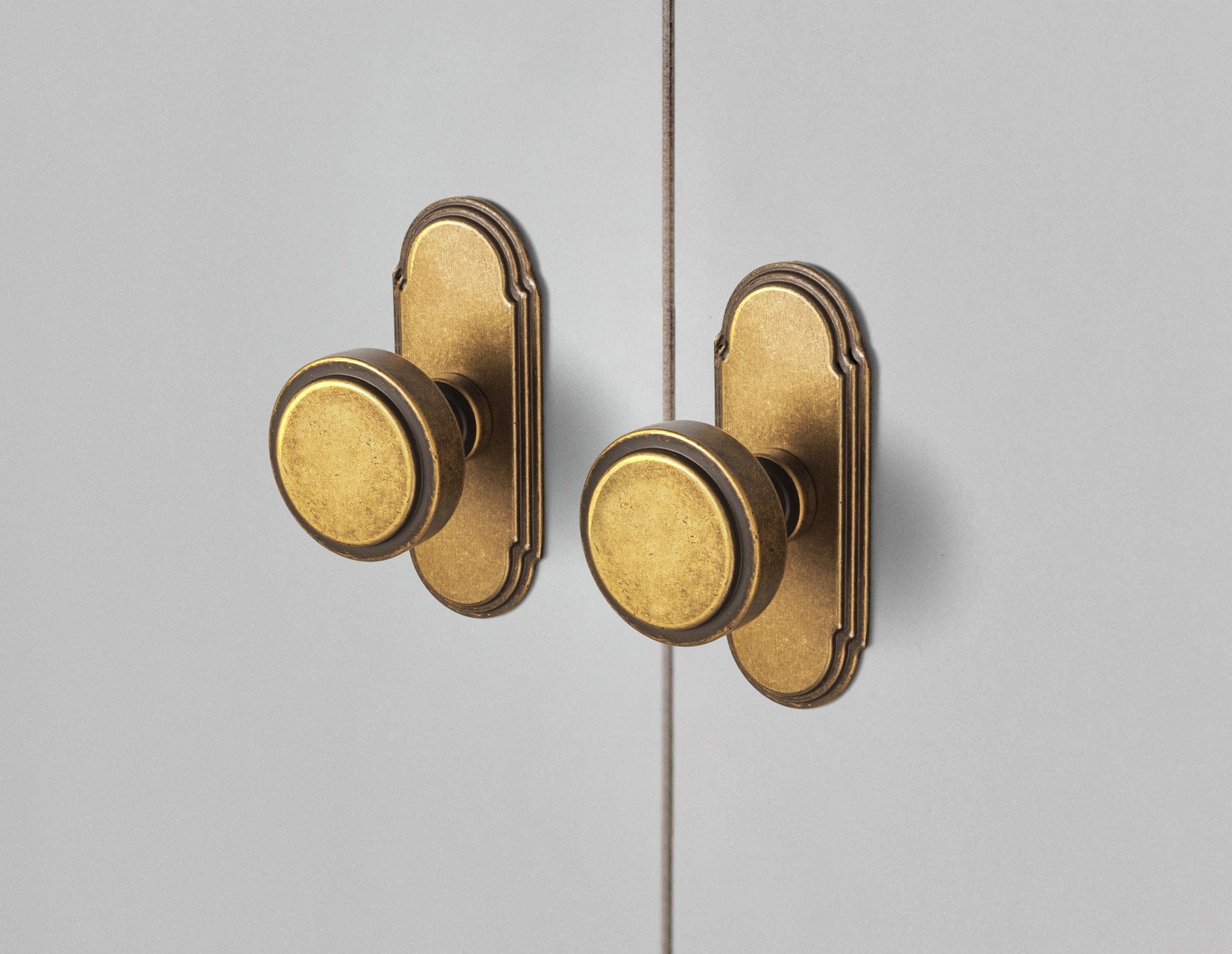 Goo-Ki Simple Cylindrical Zinc Alloy Drawer Knob with Elegant Design