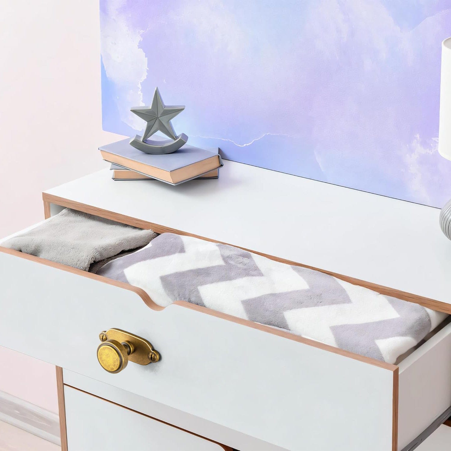 Goo-Ki Simple Cylindrical Zinc Alloy Drawer Knob with Elegant Design