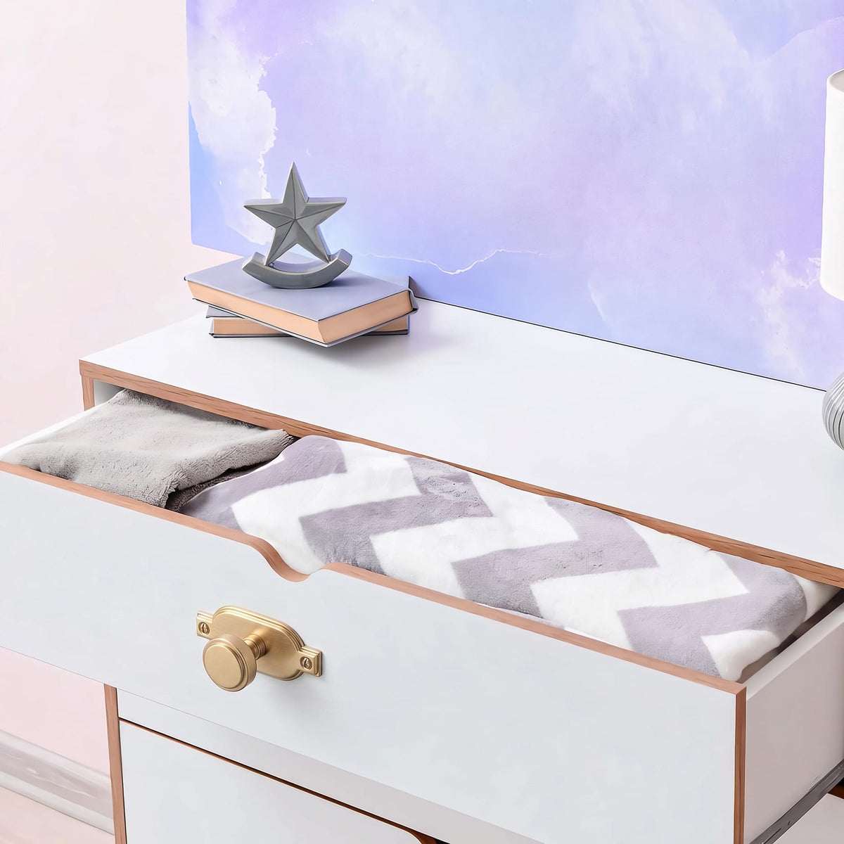 Goo-Ki Simple Cylindrical Zinc Alloy Drawer Knob with Elegant Design