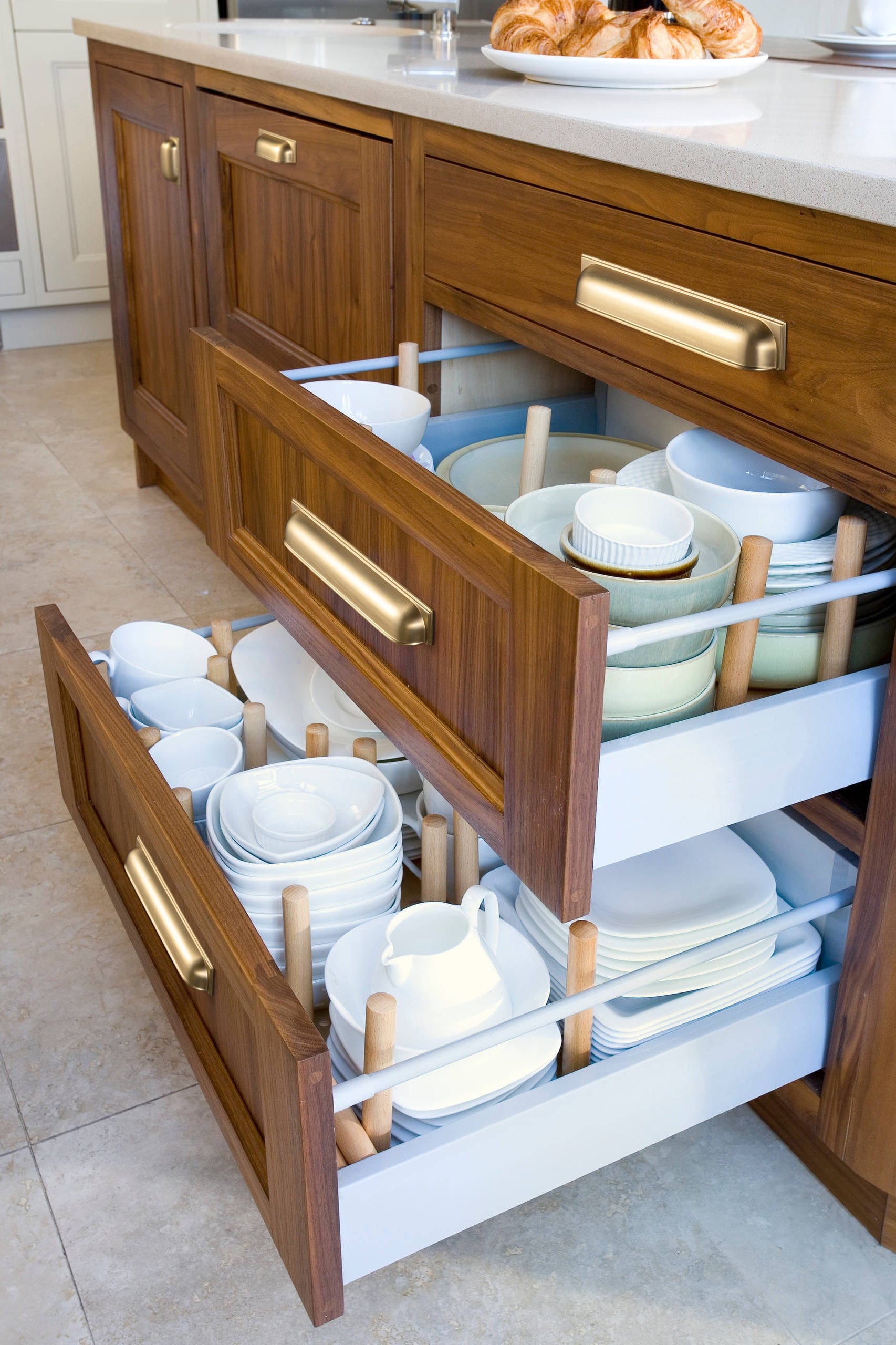 Goo-Ki Sleek Curved Retro Cup Pulls Unique Arc - Shaped Drawer Handles Kitchen Hardware