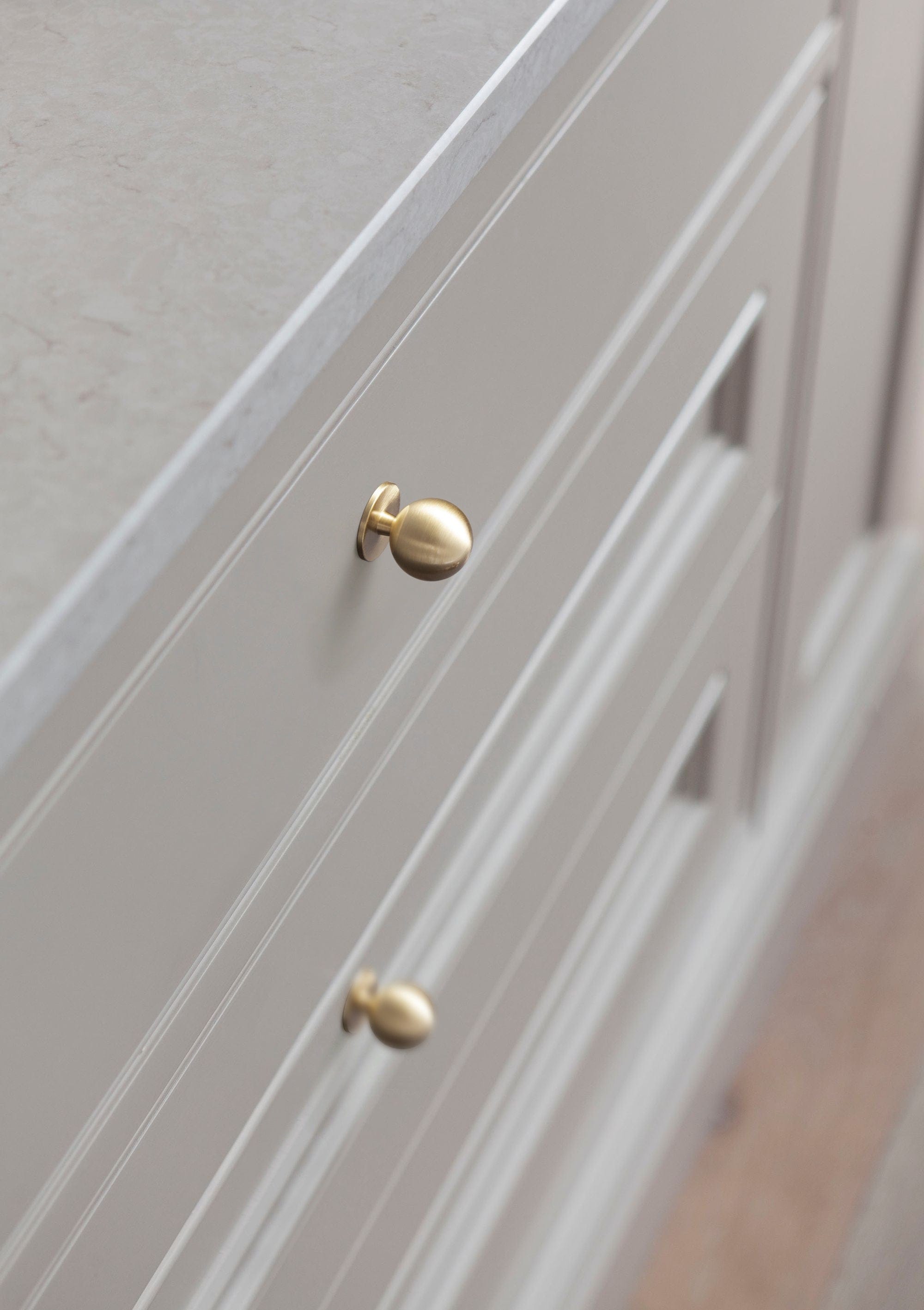 Goo-Ki Solid Brass Cabinet Knobs – Premium Round Egg-Shaped Drawer Pulls for Kitchen & Bathroom