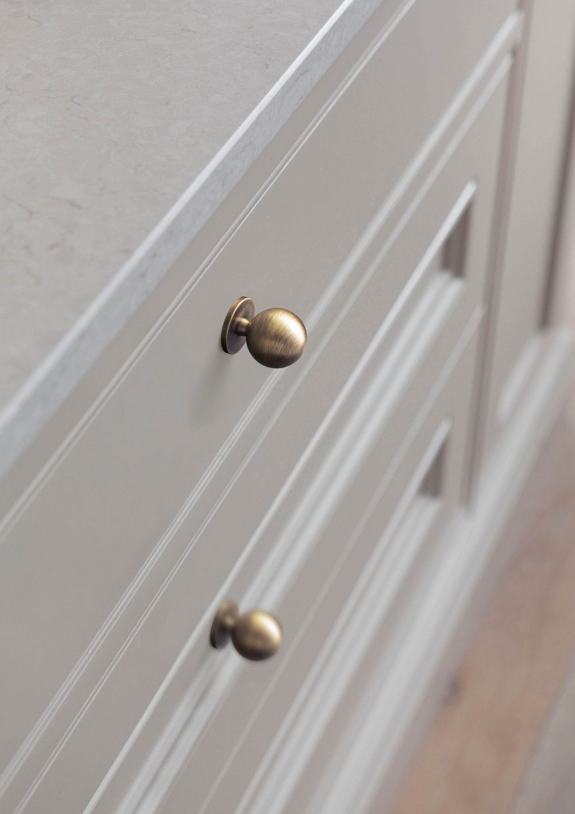 Goo-Ki Solid Brass Cabinet Knobs – Premium Round Egg-Shaped Drawer Pulls for Kitchen & Bathroom