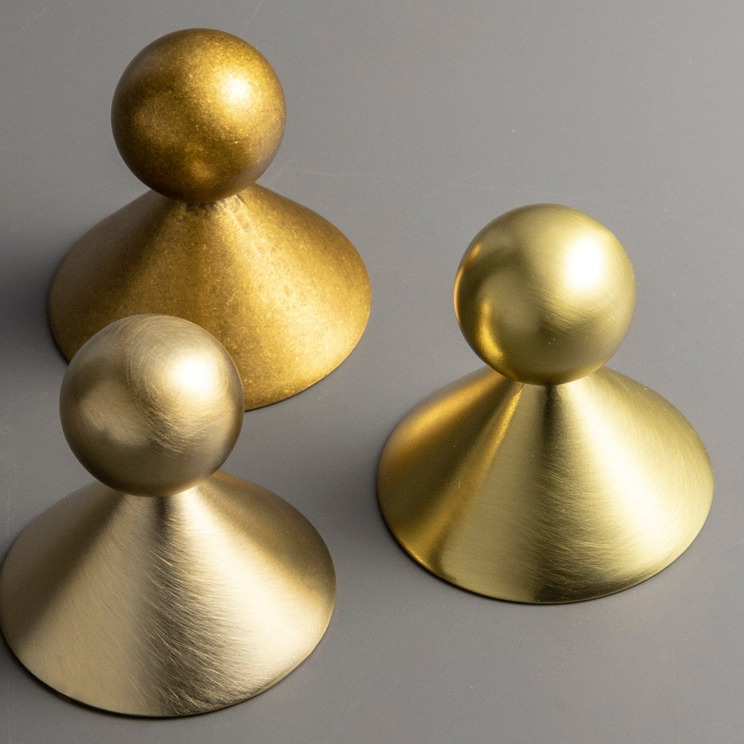 Goo-Ki Statement Zinc Alloy Cabinet Pull – Geometric Ball and Cone Design for Drawer
