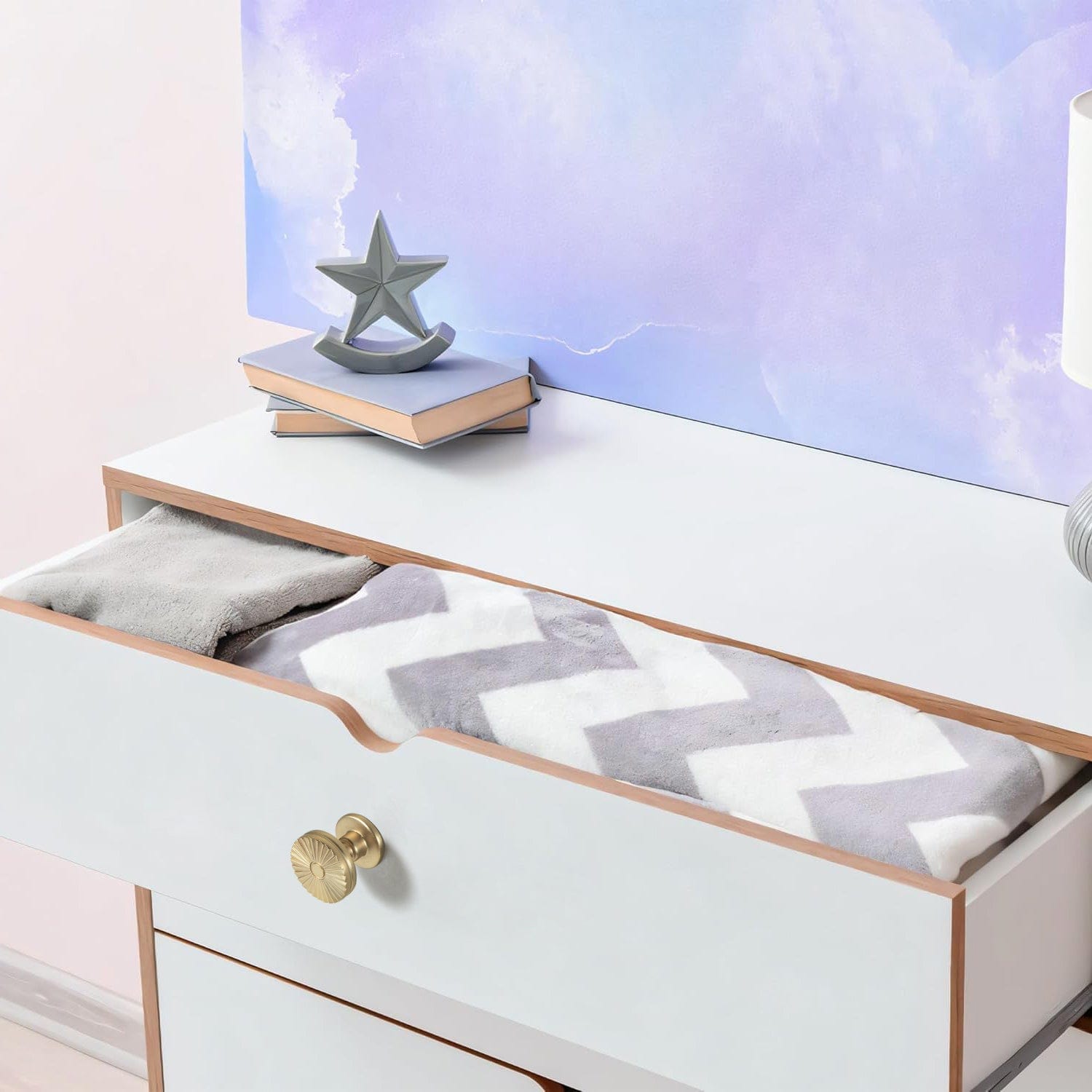 Goo-Ki Sunburst - Shaped Vintage Brass Cabinet Knobs for Distinctive Style