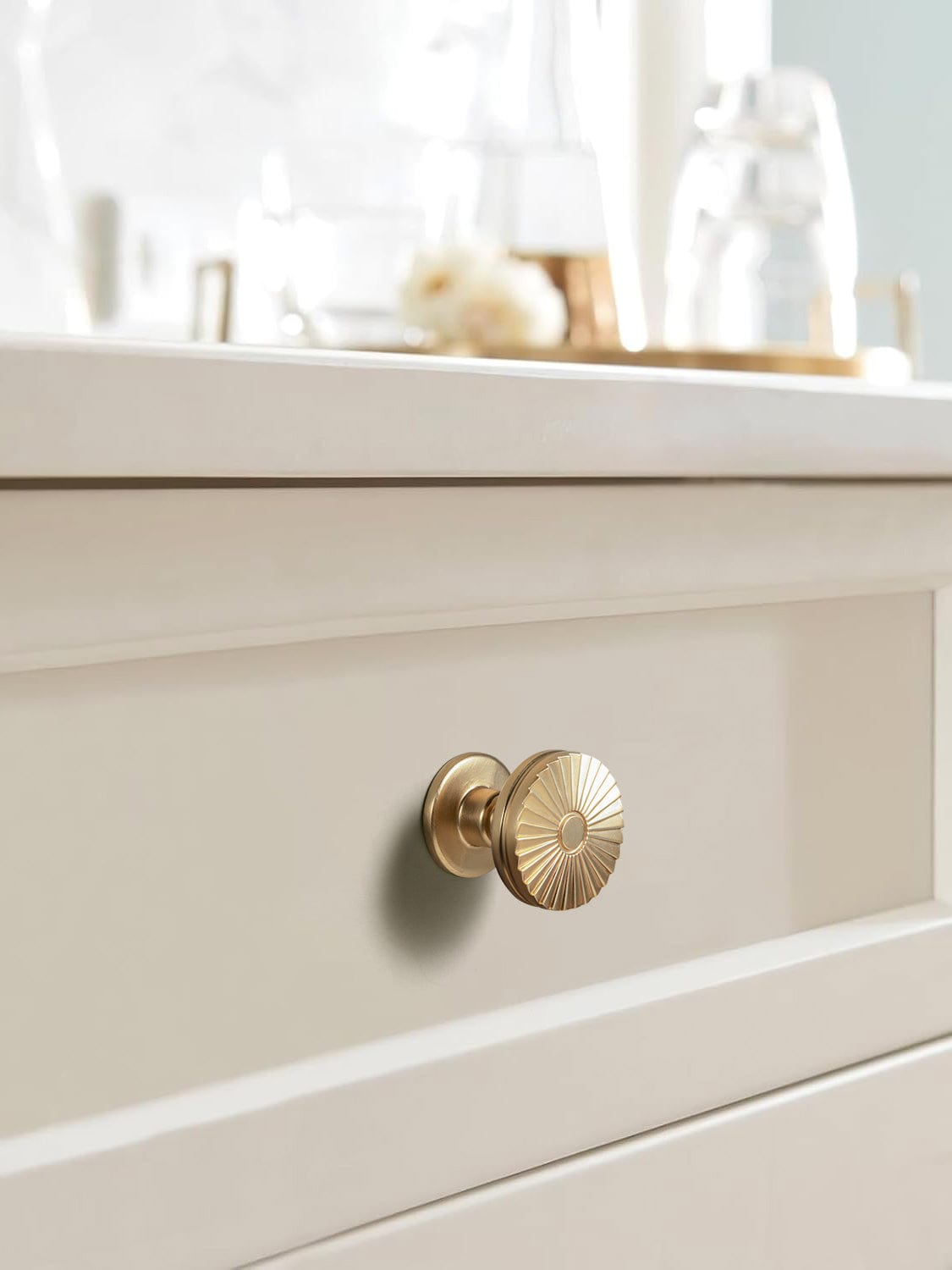 Goo-Ki Sunburst - Shaped Vintage Brass Cabinet Knobs for Distinctive Style