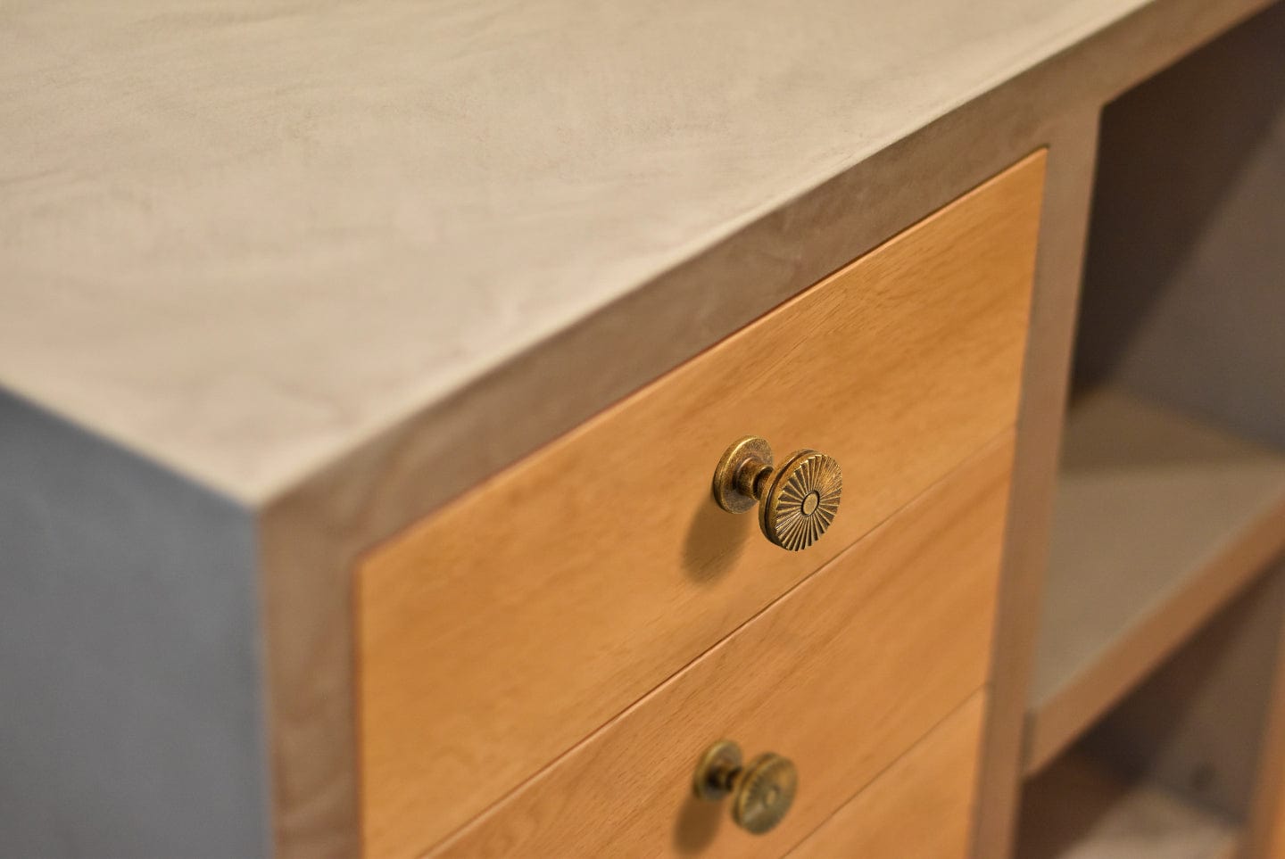 Goo-Ki Sunburst - Shaped Vintage Brass Cabinet Knobs for Distinctive Style