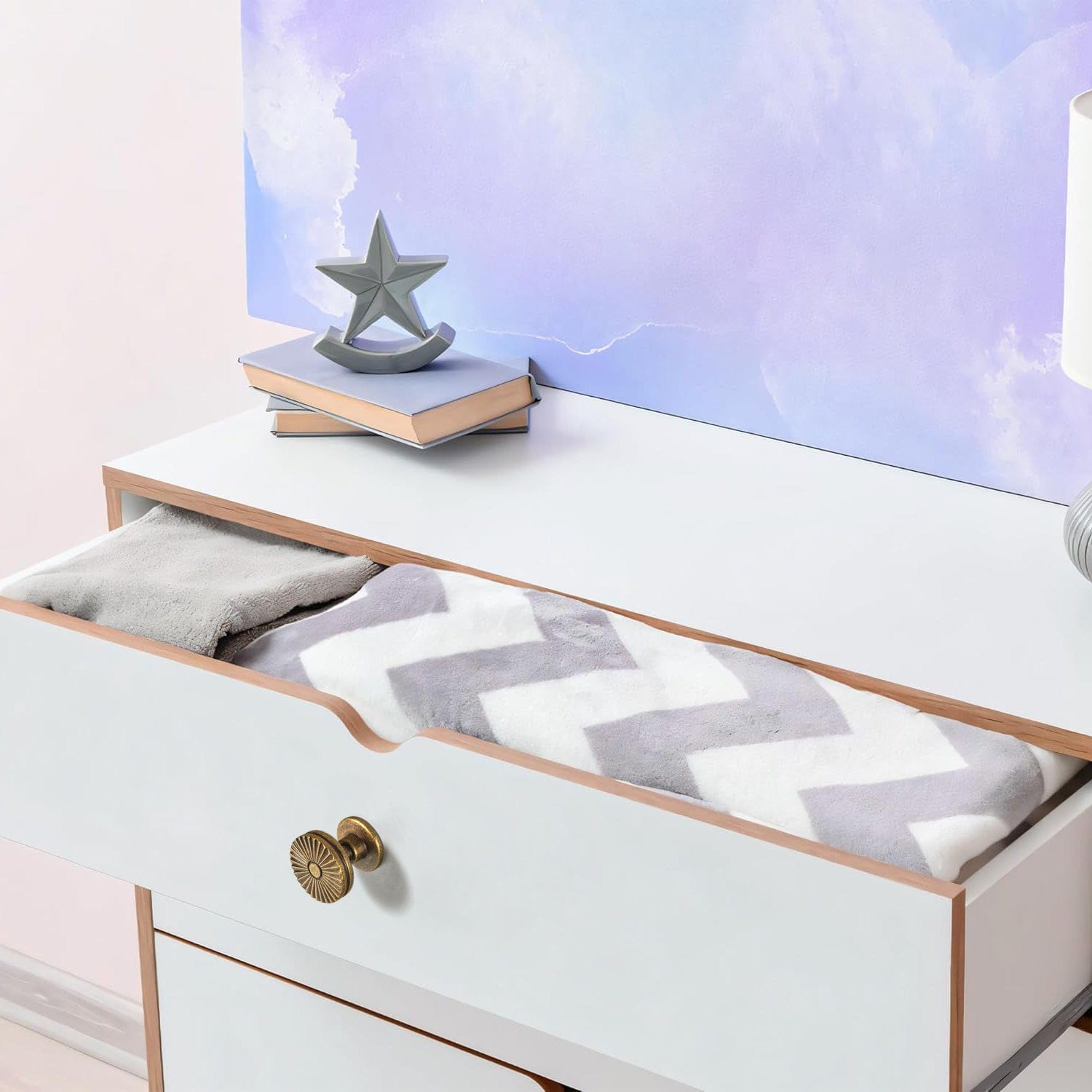 Goo-Ki Sunburst - Shaped Vintage Brass Cabinet Knobs for Distinctive Style