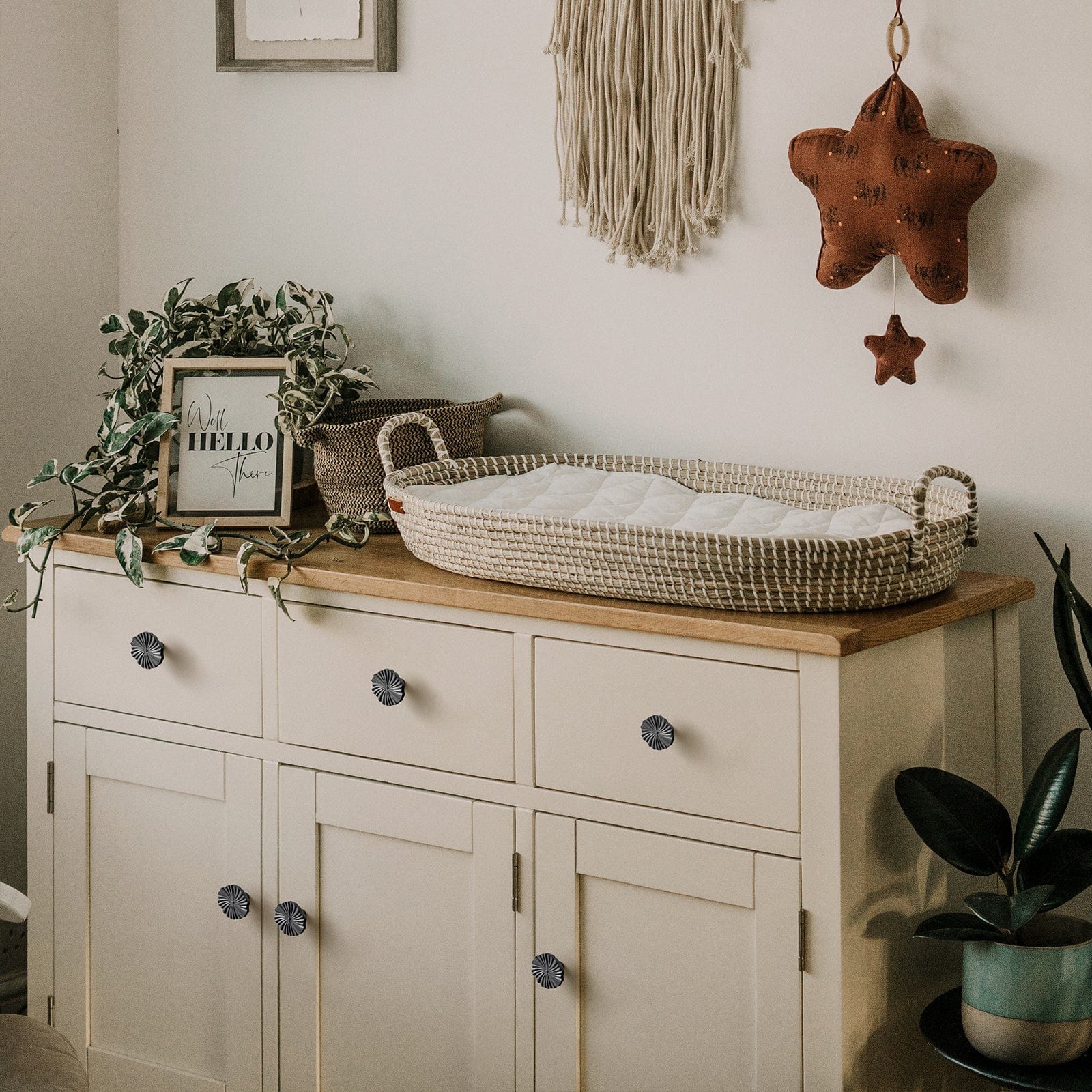 Goo-Ki Sunburst Zinc Alloy Drawer Knobs with Flower Design Ornate Sun-Ray Design Cabinet Hardware