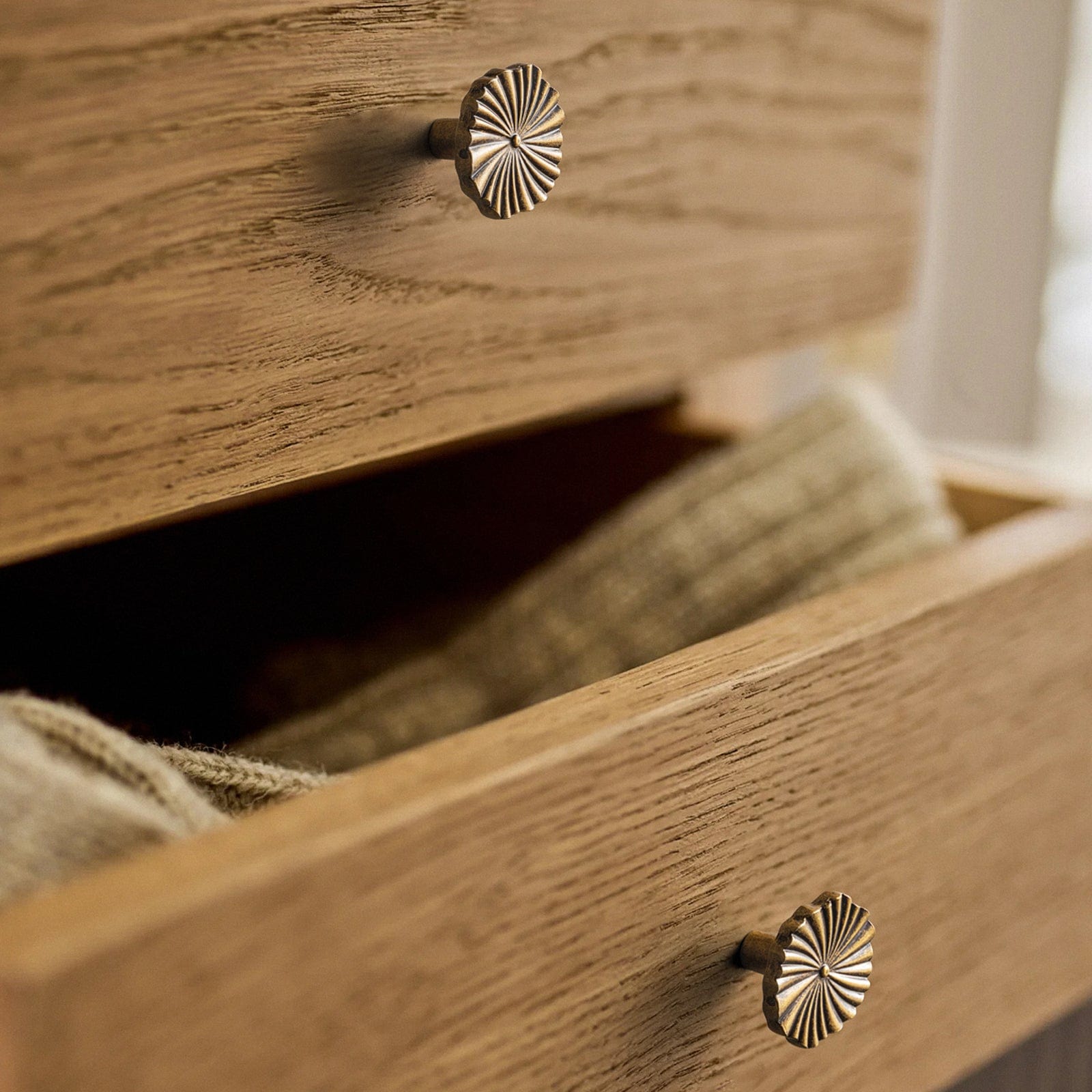 Goo-Ki Sunburst Zinc Alloy Drawer Knobs with Flower Design Ornate Sun-Ray Design Cabinet Hardware