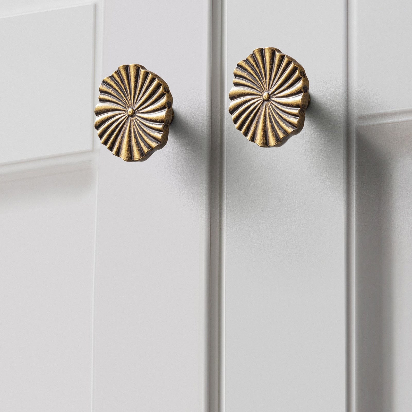 Goo-Ki Sunburst Zinc Alloy Drawer Knobs with Flower Design Ornate Sun-Ray Design Cabinet Hardware
