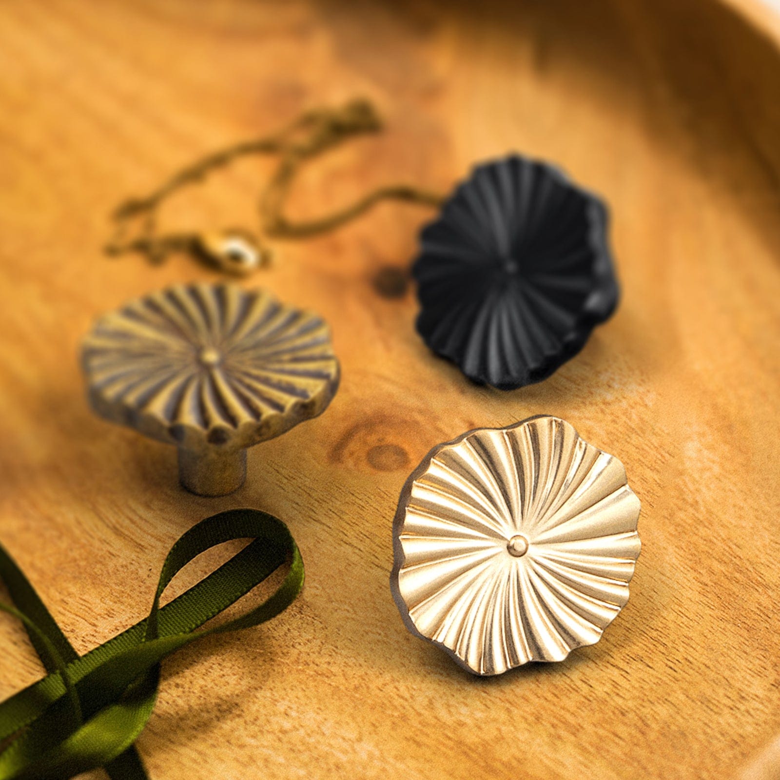 Goo-Ki Sunburst Zinc Alloy Drawer Knobs with Flower Design Ornate Sun-Ray Design Cabinet Hardware