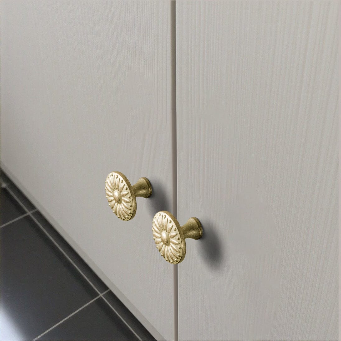 Goo-Ki Sunflower Floral Embossed Cabinet Knobs Assorted Distressed Zinc Alloy Furniture Hardware