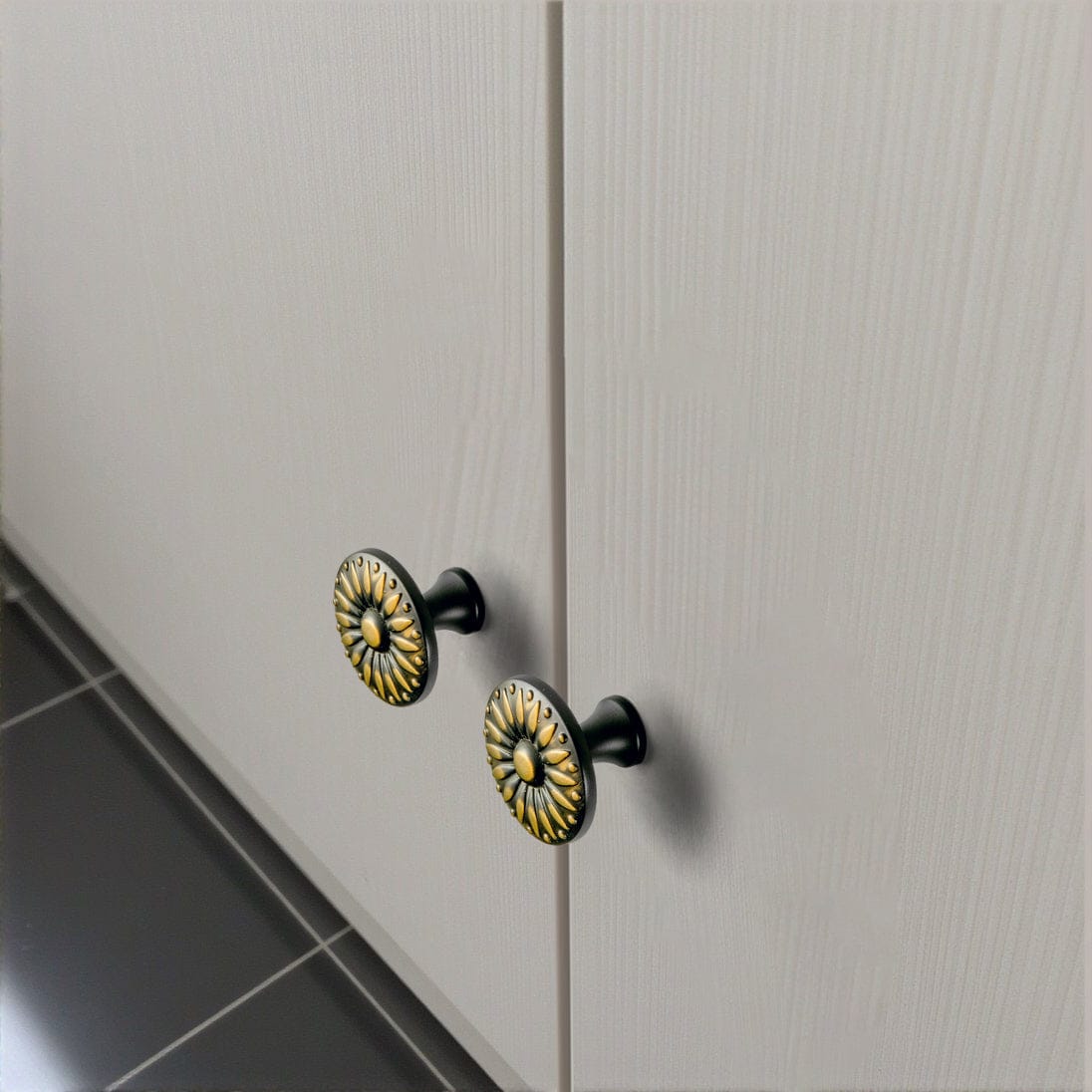 Goo-Ki Sunflower Floral Embossed Cabinet Knobs Assorted Distressed Zinc Alloy Furniture Hardware