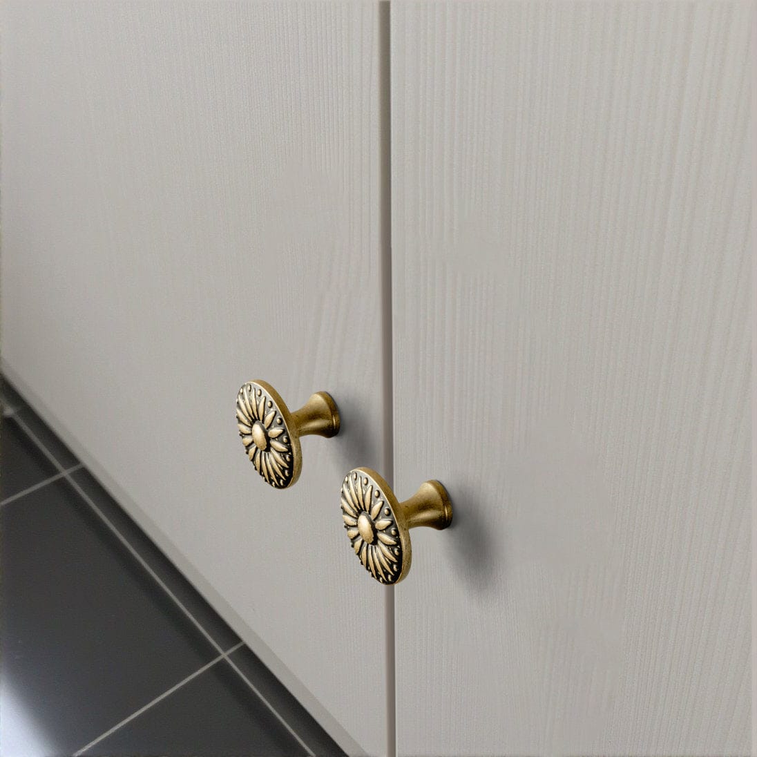 Goo-Ki Sunflower Floral Embossed Cabinet Knobs Assorted Distressed Zinc Alloy Furniture Hardware