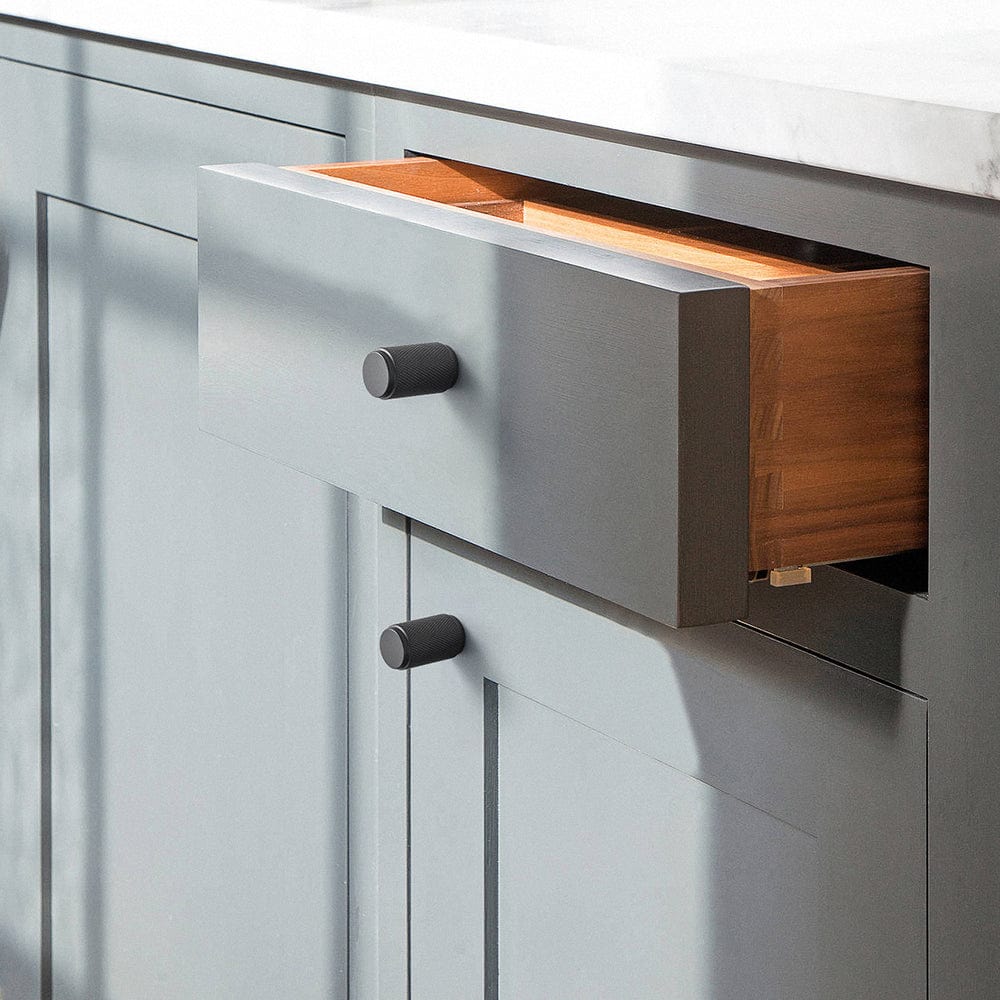 Goo-Ki Textured Cylindrical Retro Brass Pull Knobs Decorative Knurled Aluminum Cabinet Knobs