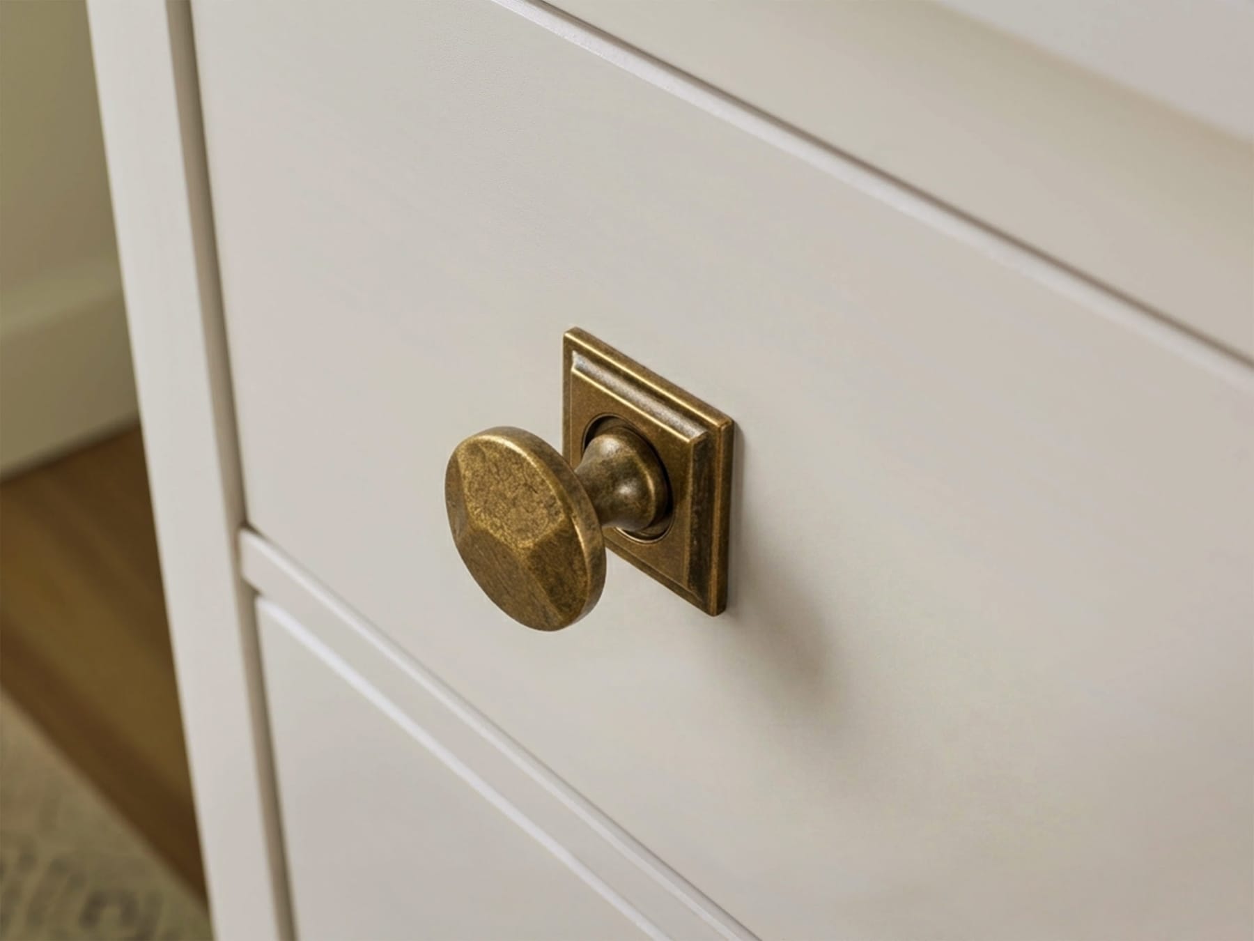 Goo-Ki Traditional Aged Bronze Zinc Alloy Cabinet Knob, Elegant Round Knob with Decorative Back Plate for Kitchen & Bathroom Cabinets