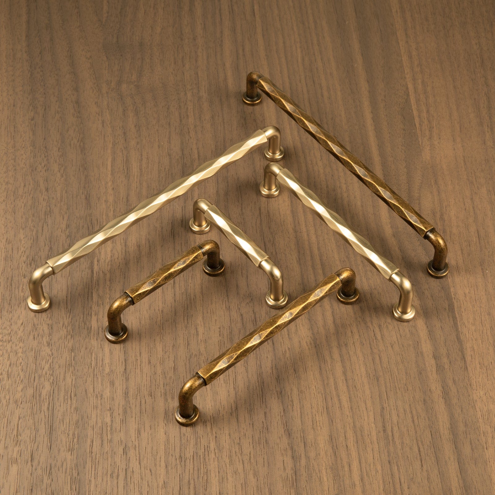 Goo-Ki Twisted Design Decorative Zinc Alloy Cabinet Handles for Kitchen Cabinets