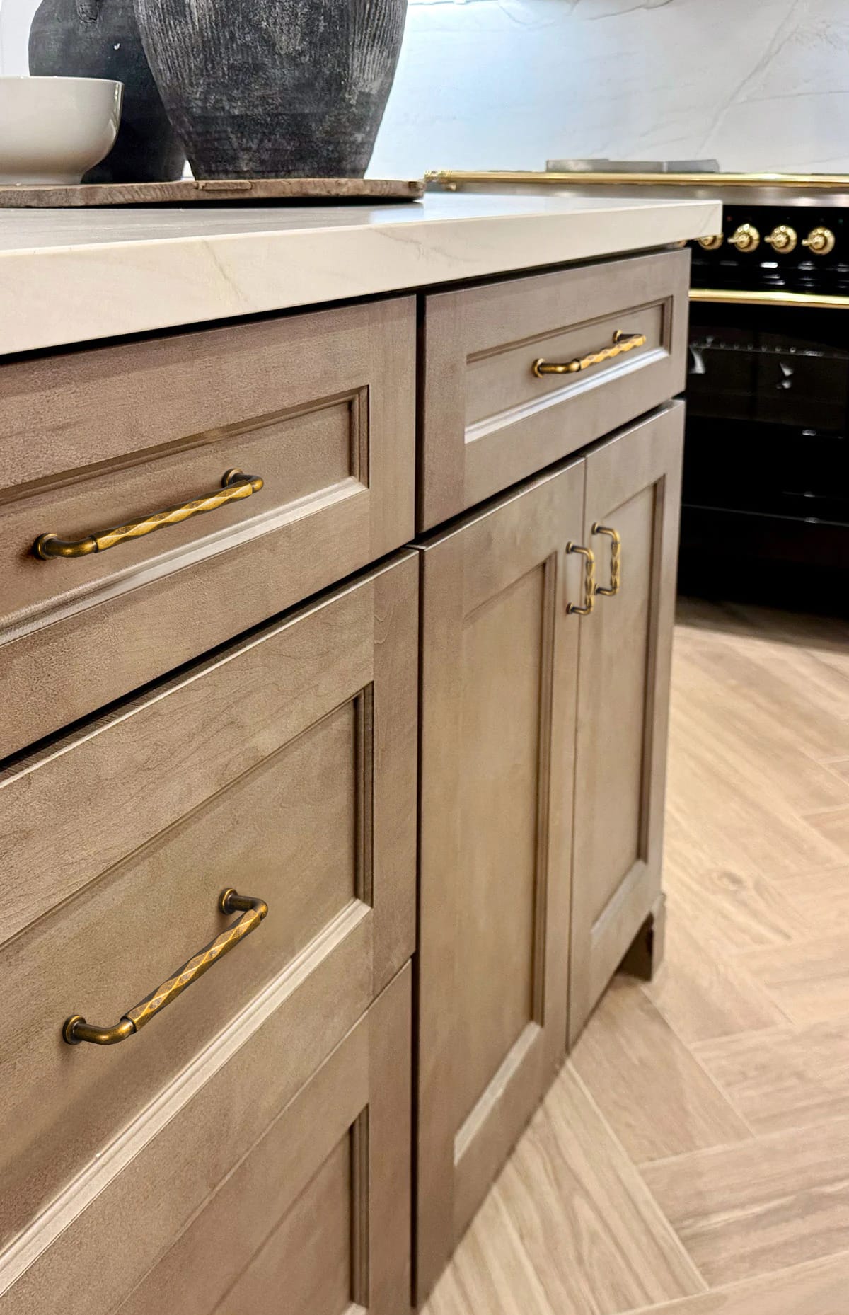 Goo-Ki Twisted Design Decorative Zinc Alloy Cabinet Handles for Kitchen Cabinets