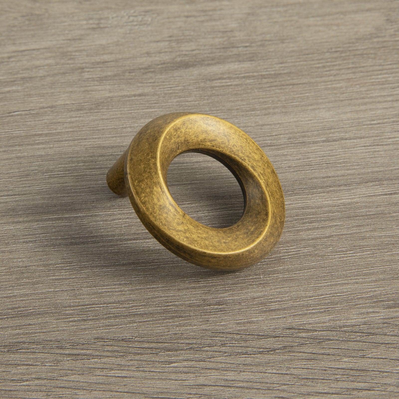 Goo-Ki Unique Design Openwork Furniture Handle Zinc Alloy Kitchen Drawer Pulls Finger Pull