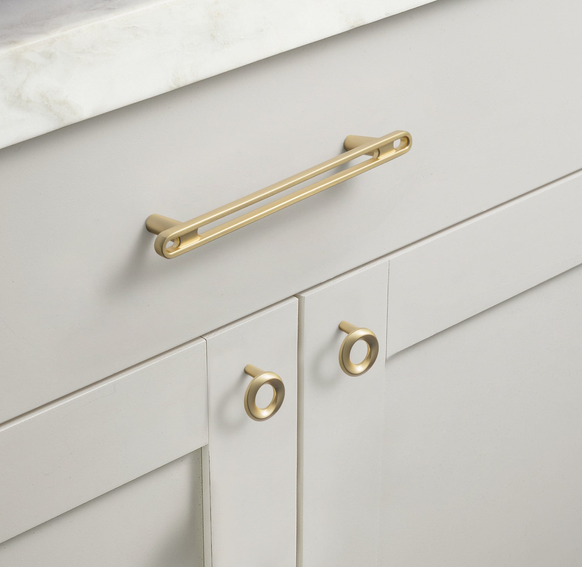 Goo-Ki Unique Design Openwork Furniture Handle Zinc Alloy Kitchen Drawer Pulls Finger Pull