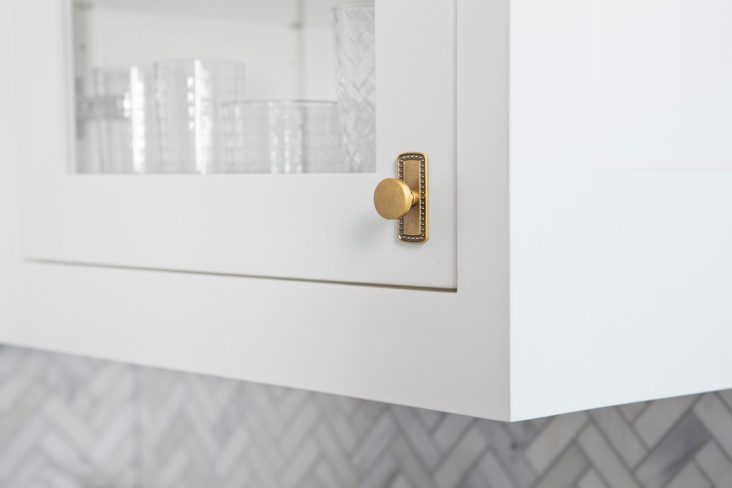 Goo-Ki Vintage Brass Zinc Alloy Cabinet Knob with Back Plate Single Hole Center Kitchen Hardware