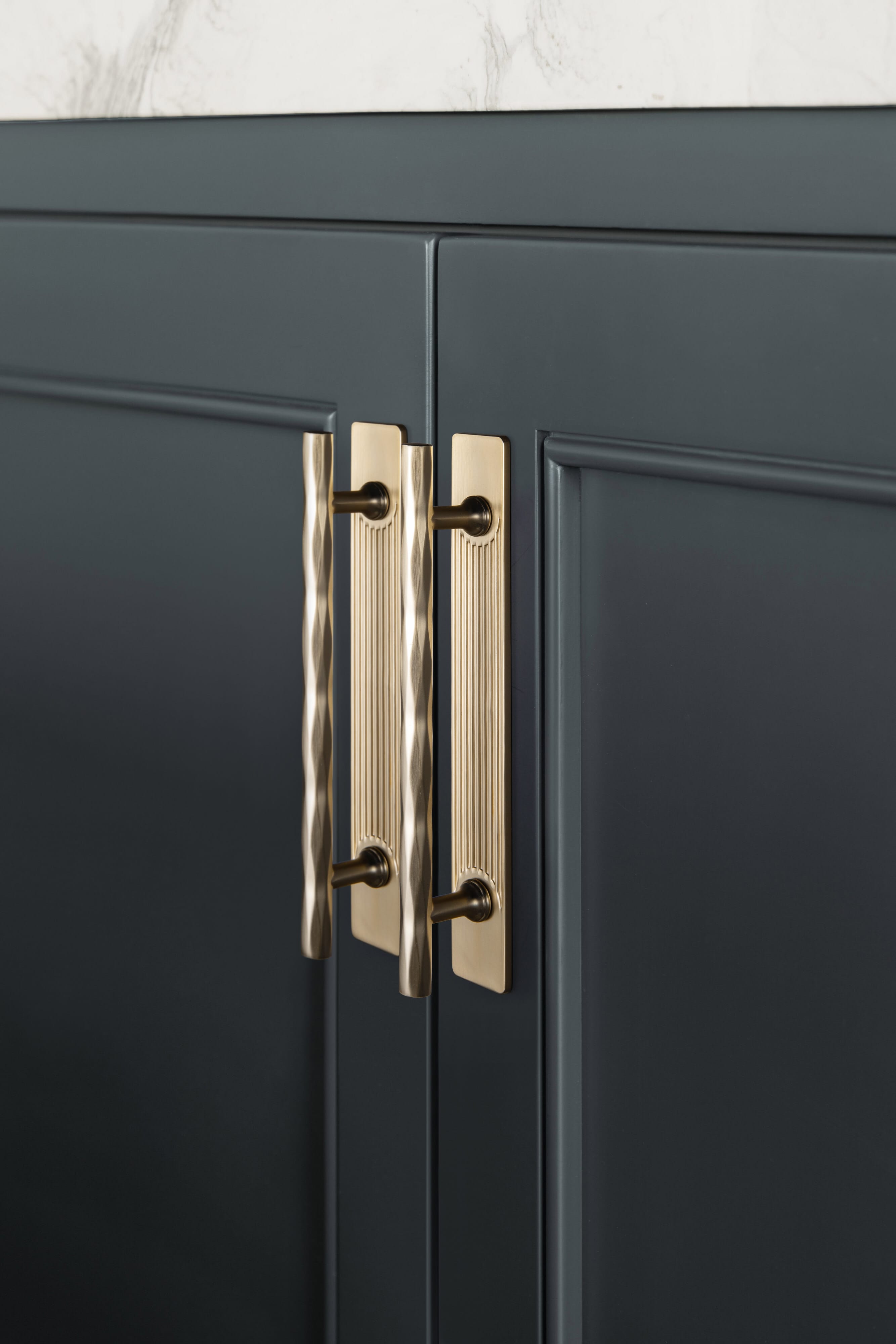 Goo-Ki Vintage Brass Zinc Alloy Twisted Texture Cabinet Pulls - Kitchen Cupboard Dresser Handles