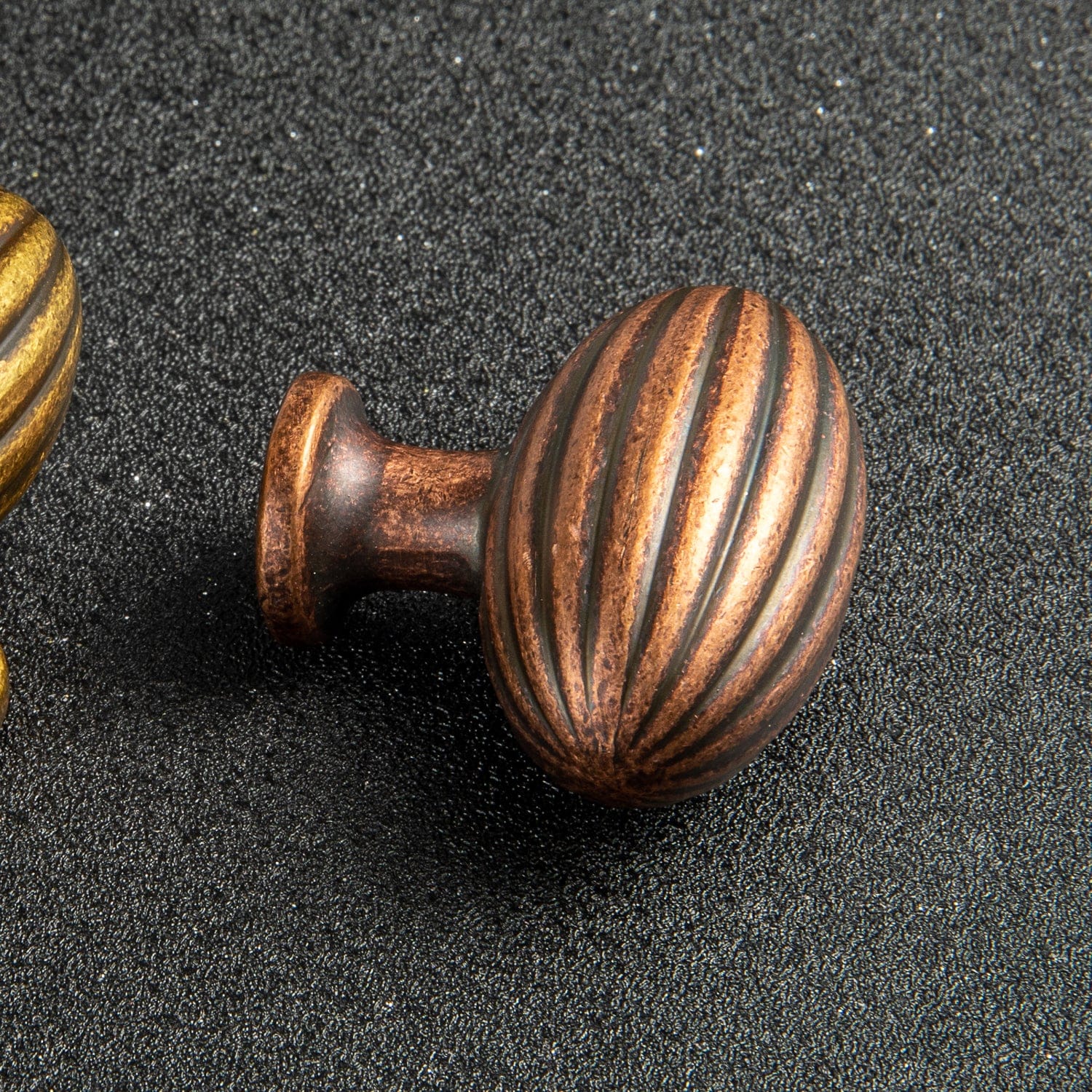 Goo-Ki Vintage Ribbed Oval Zinc Alloy Cabinet Knobs - Sturdy Hardware for Kitchen