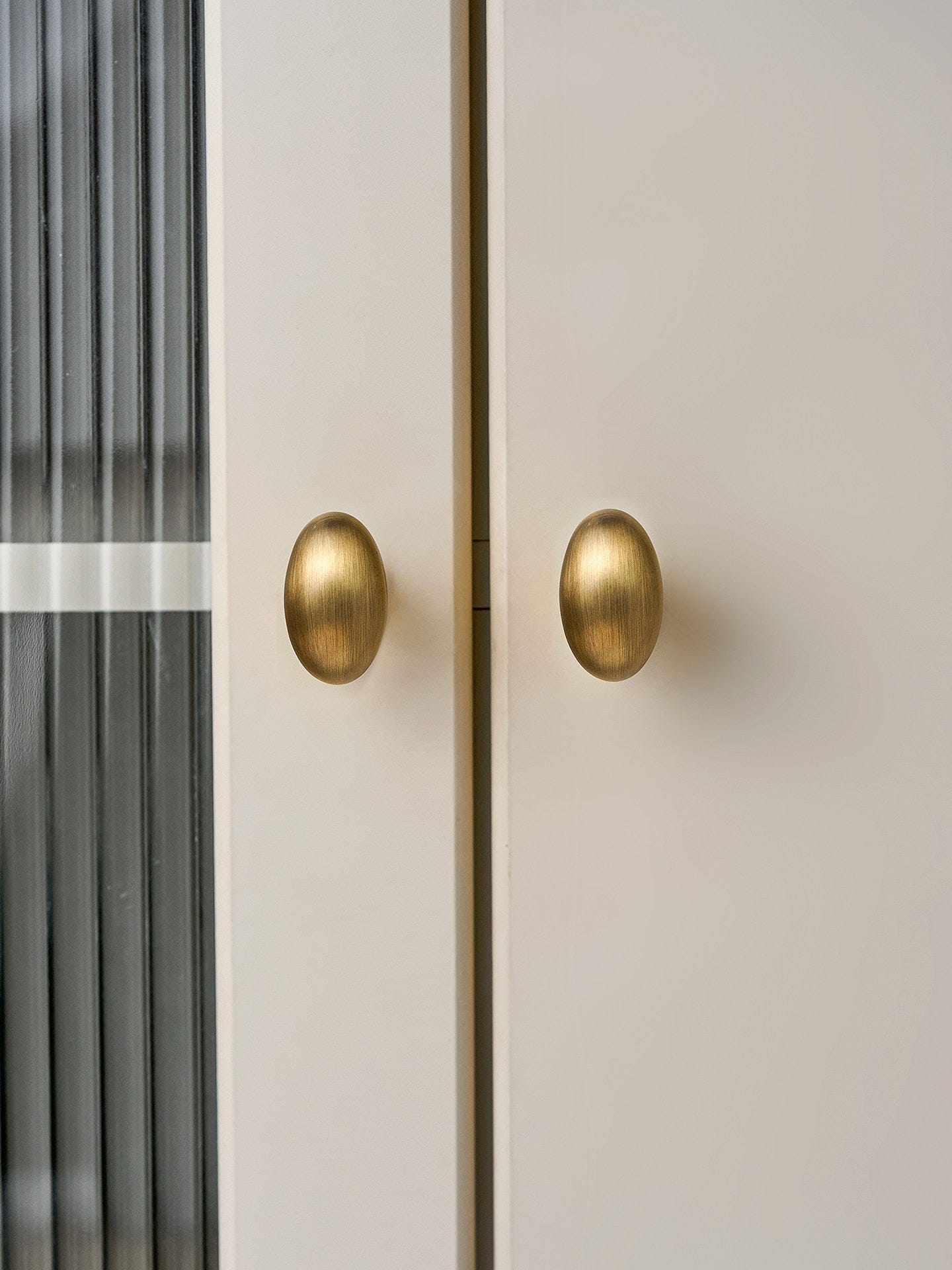 Goo-Ki Vintage Style Solid Brass Oval Pigeon Egg Shape 1.4 Inch Diameter Cabinet Knobs for Kitchen & Bathroom