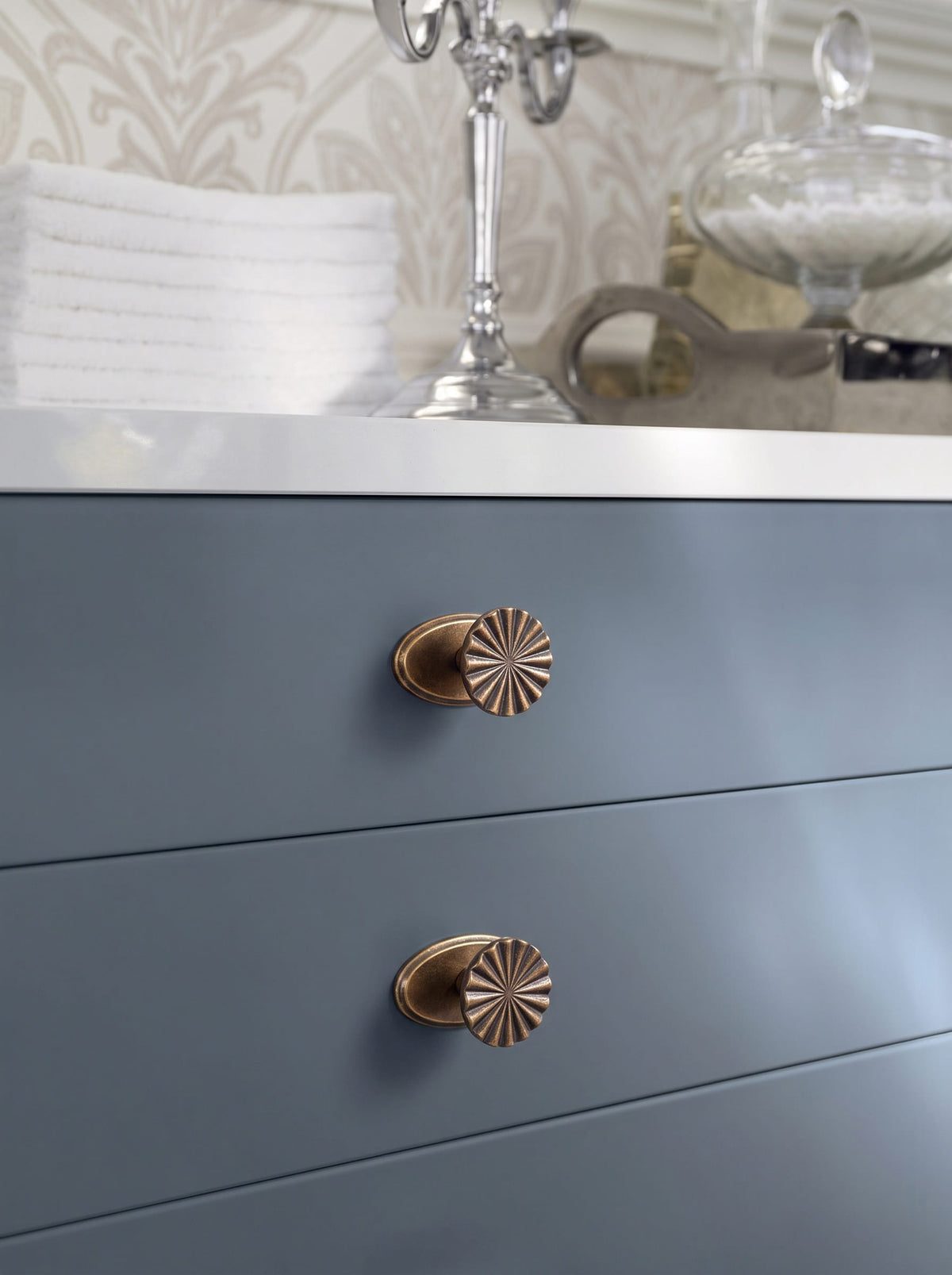 Goo-Ki Vintage Sunburst Zinc Alloy Drawer Knob, Ornate Fluted Cabinet Knob with Multiple Backplate Styles
