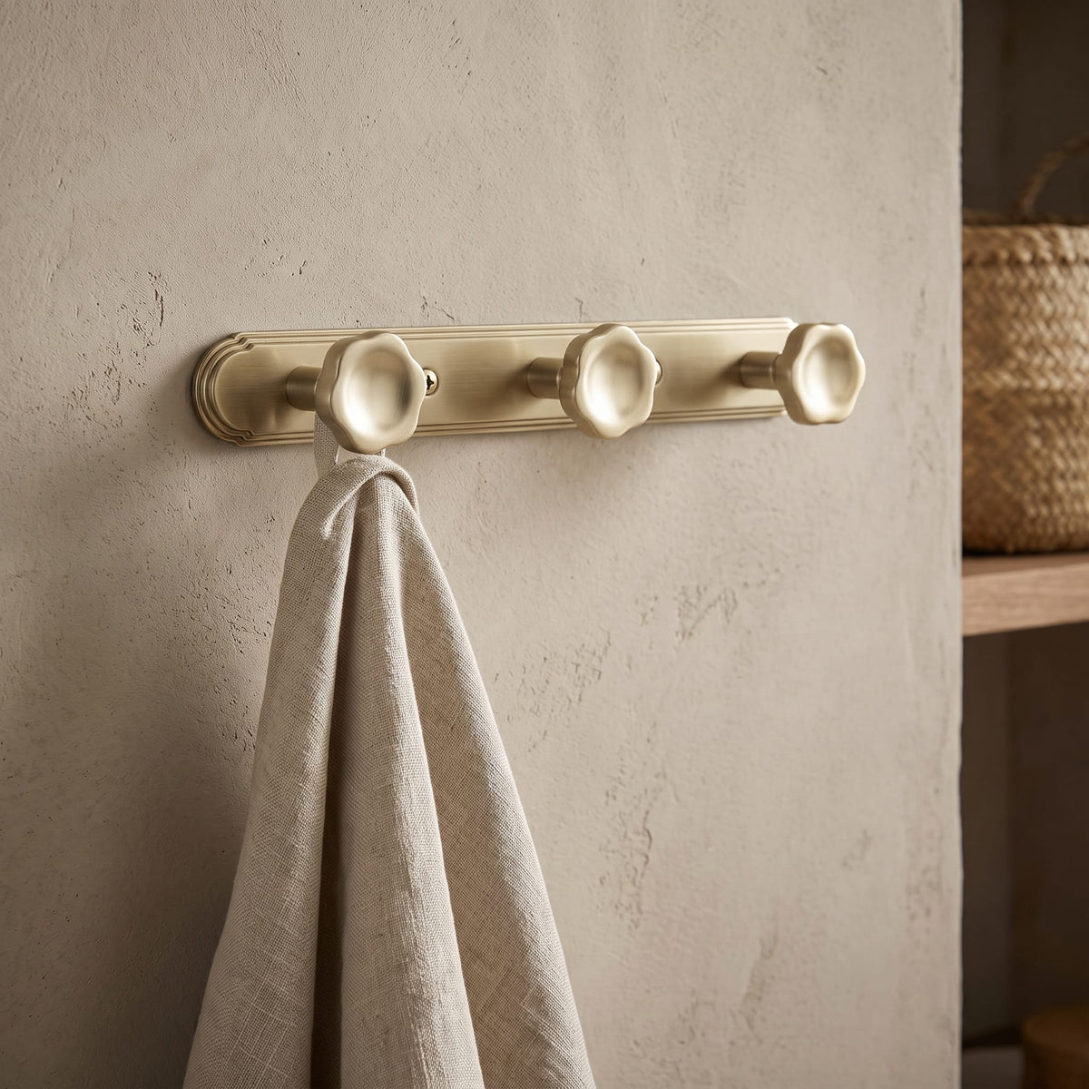 Goo-Ki Wall Mounted Zinc Alloy Floral Knob Coat Hook Rack, Decorative Robe Hook Rail for Home Storage & Decor