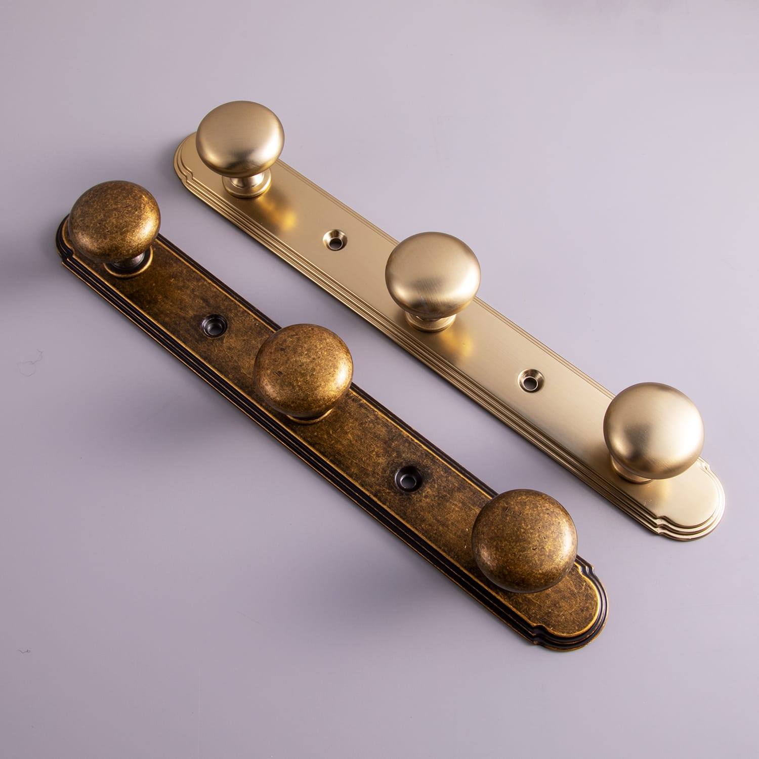 Goo-Ki Zinc Alloy Coat Hook - Retro Decorative Wall Hanger Rail with Round Knobs for Coats, Towels & Home Organization