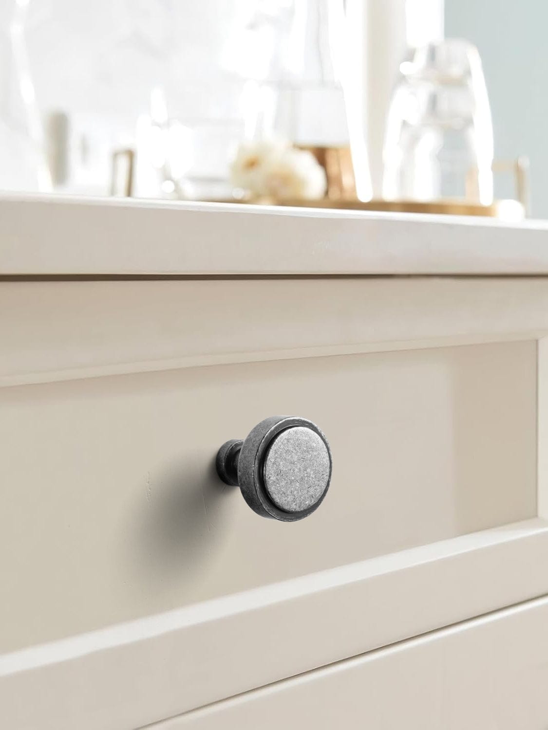 Simple Cylindrical Zinc Alloy Drawer Knob with Elegant Design