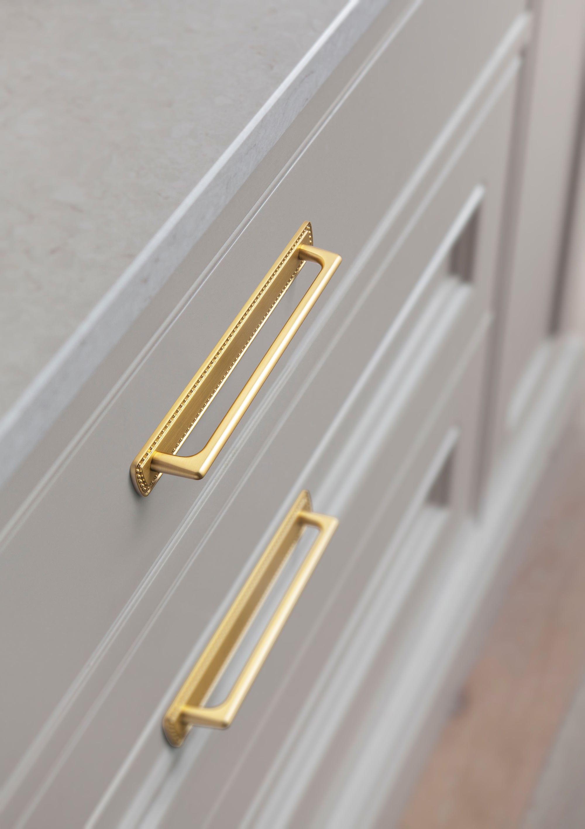 2 Pack Classic Cabinet Bar Pulls with Back Plate Zinc Alloy Cabinet Handle with Long Back Plate