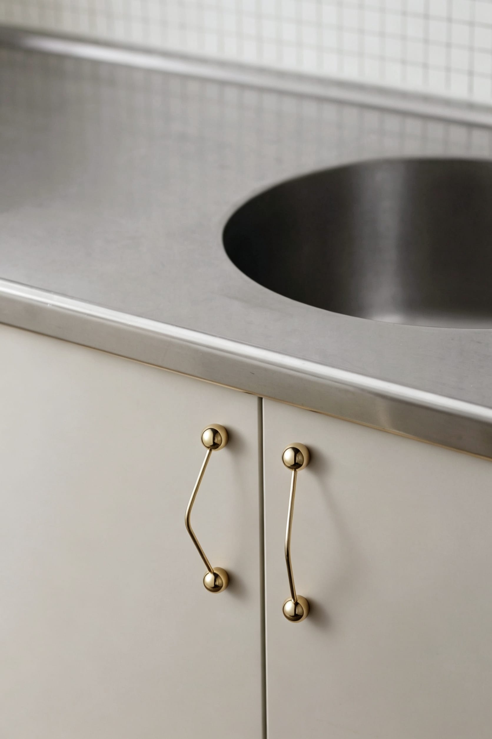 TONA Creative Brass Furniture Handle Novelty Cabinet Bar Pulls European Minimalist Handle