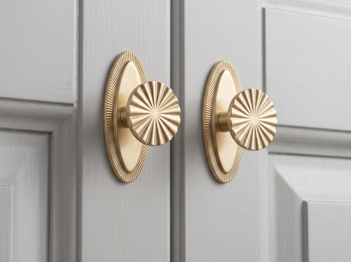 Goo-Ki Vintage Sunburst Zinc Alloy Drawer Knob, Ornate Fluted Cabinet Knob with Multiple Backplate Styles