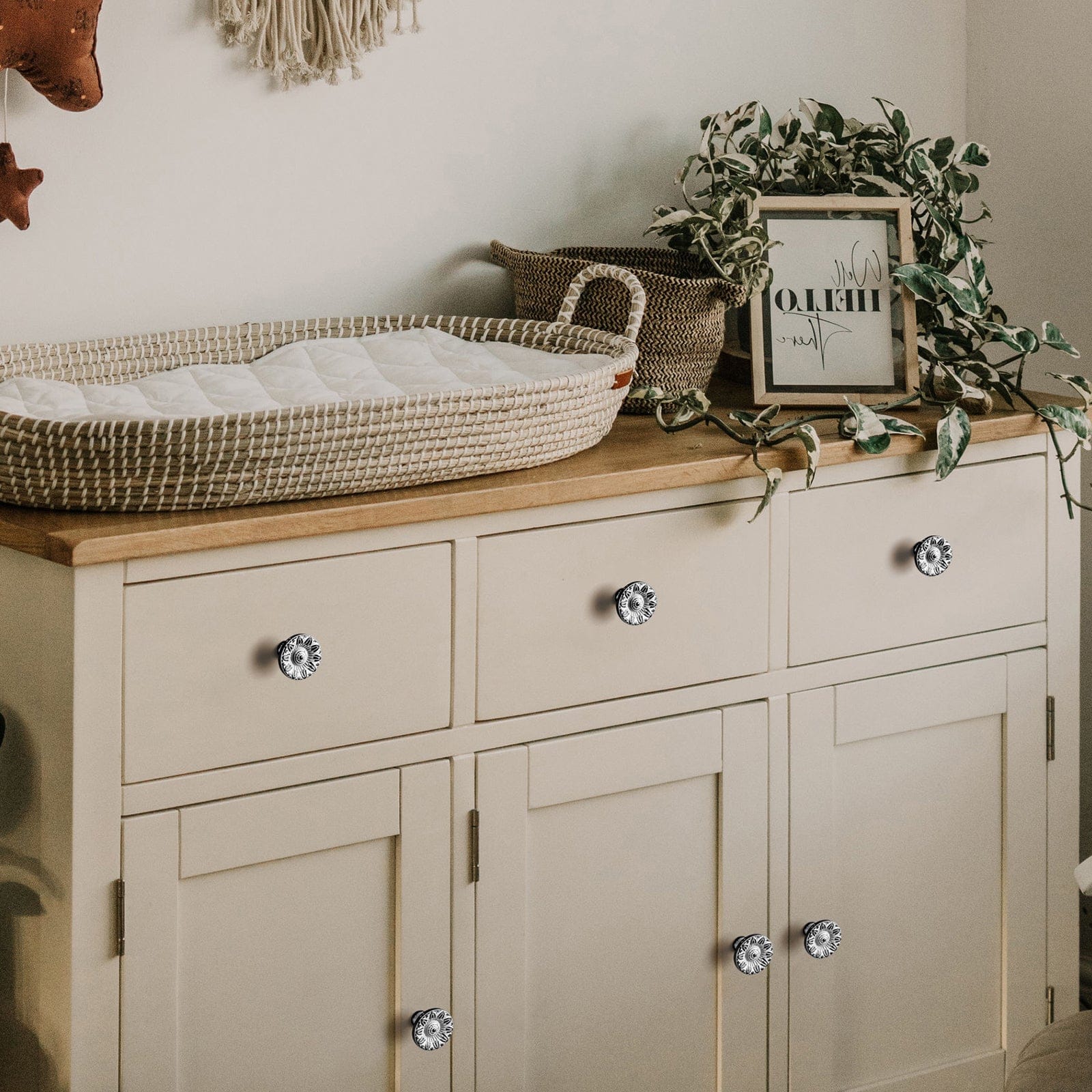 Ornate Sunflower Embossed Cabinet Knobs Distressed Multi-Tone Zinc Alloy Furniture Hardware