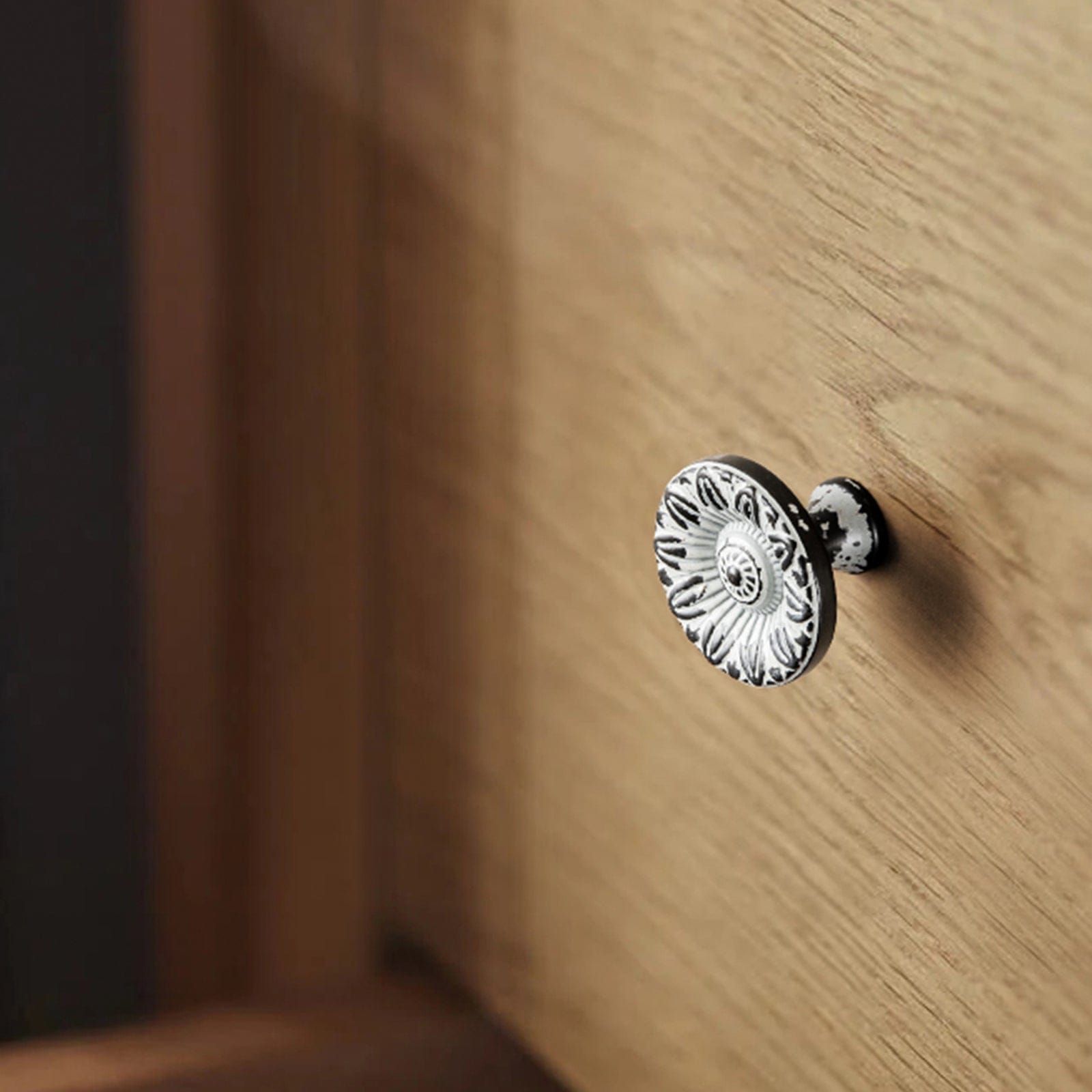 Ornate Sunflower Embossed Cabinet Knobs Distressed Multi-Tone Zinc Alloy Furniture Hardware