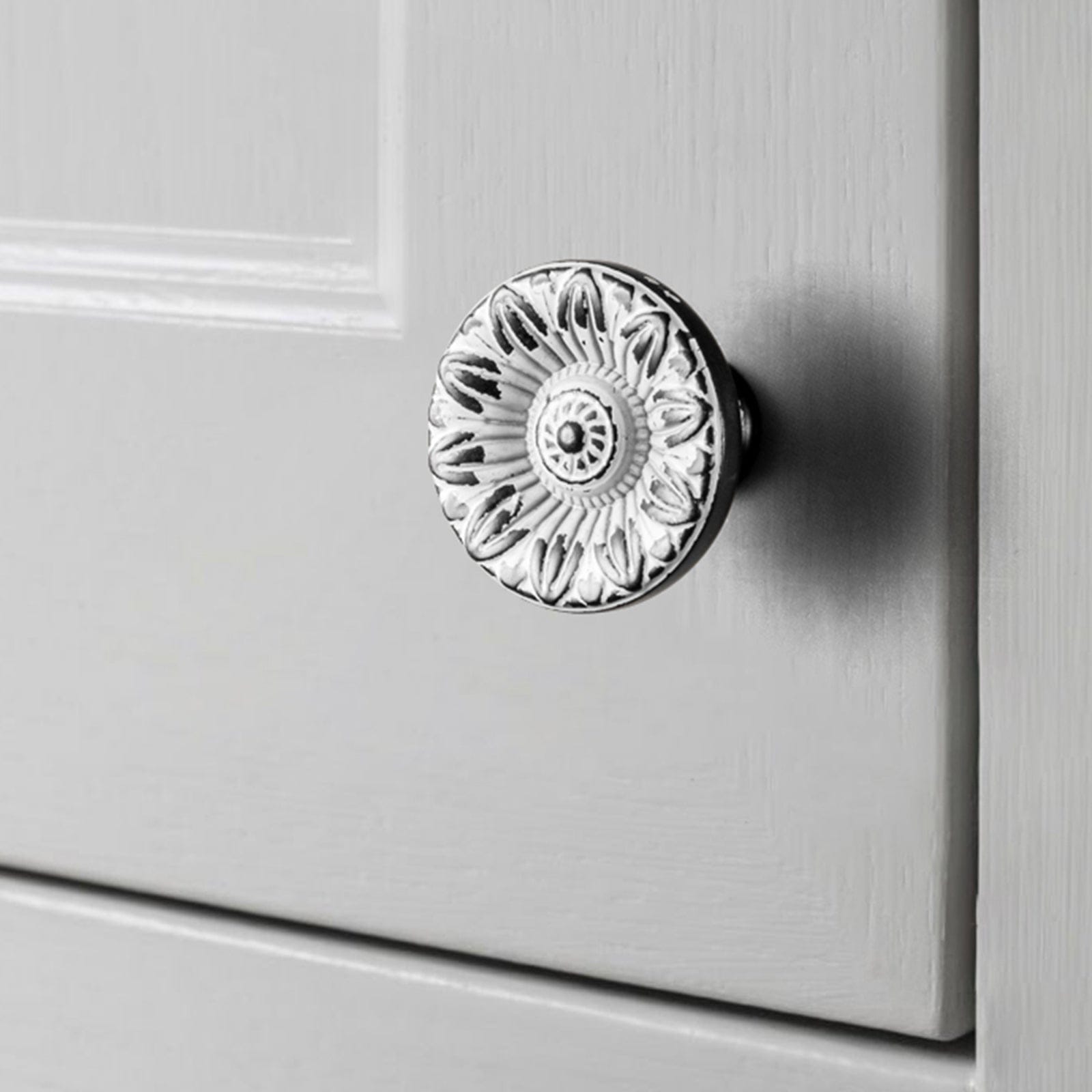 Ornate Sunflower Embossed Cabinet Knobs Distressed Multi-Tone Zinc Alloy Furniture Hardware