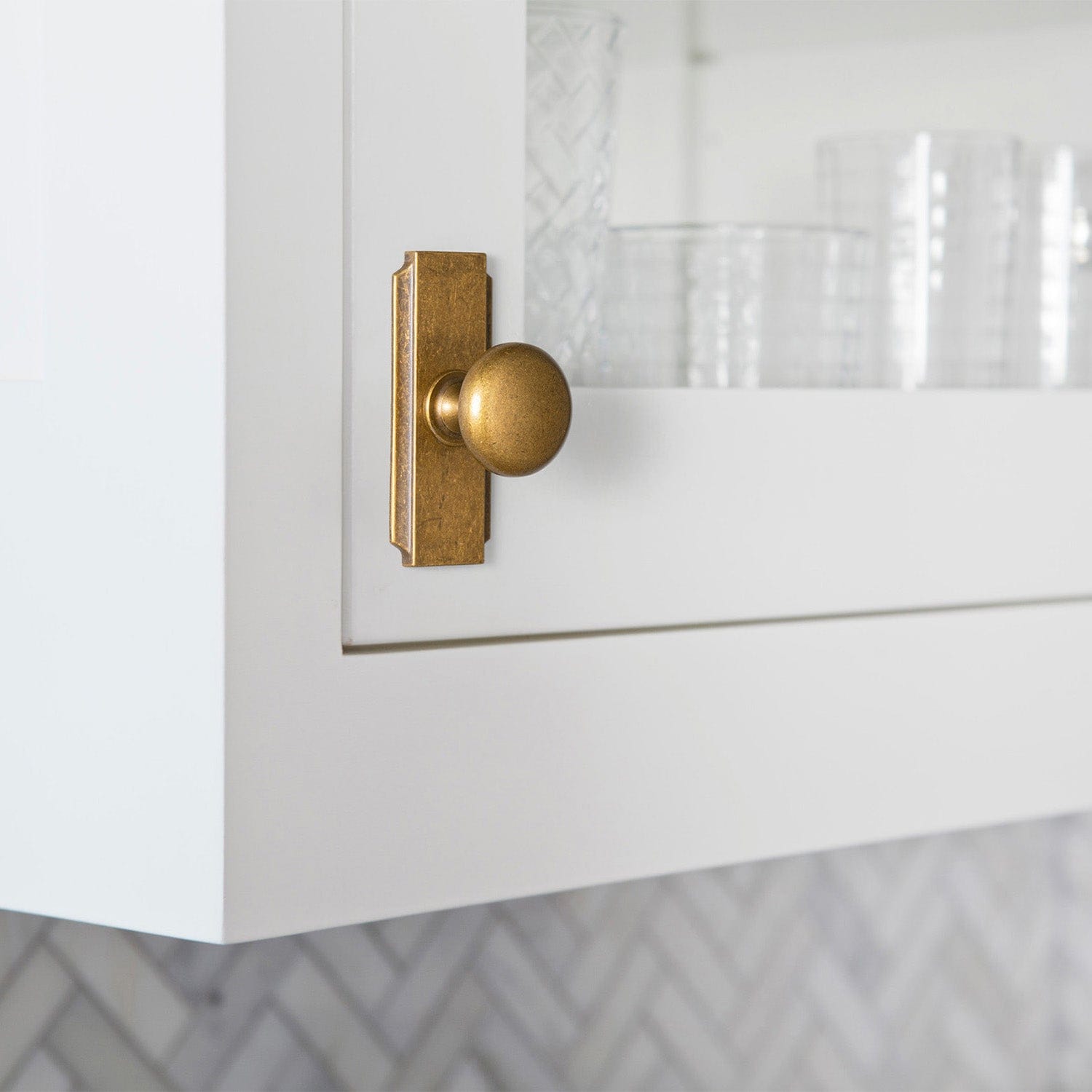 Antique Brass Zinc Alloy Cabinet Knob with Back Plate Single Hole Center Cabinet Hardware for Bedroom Kitchen