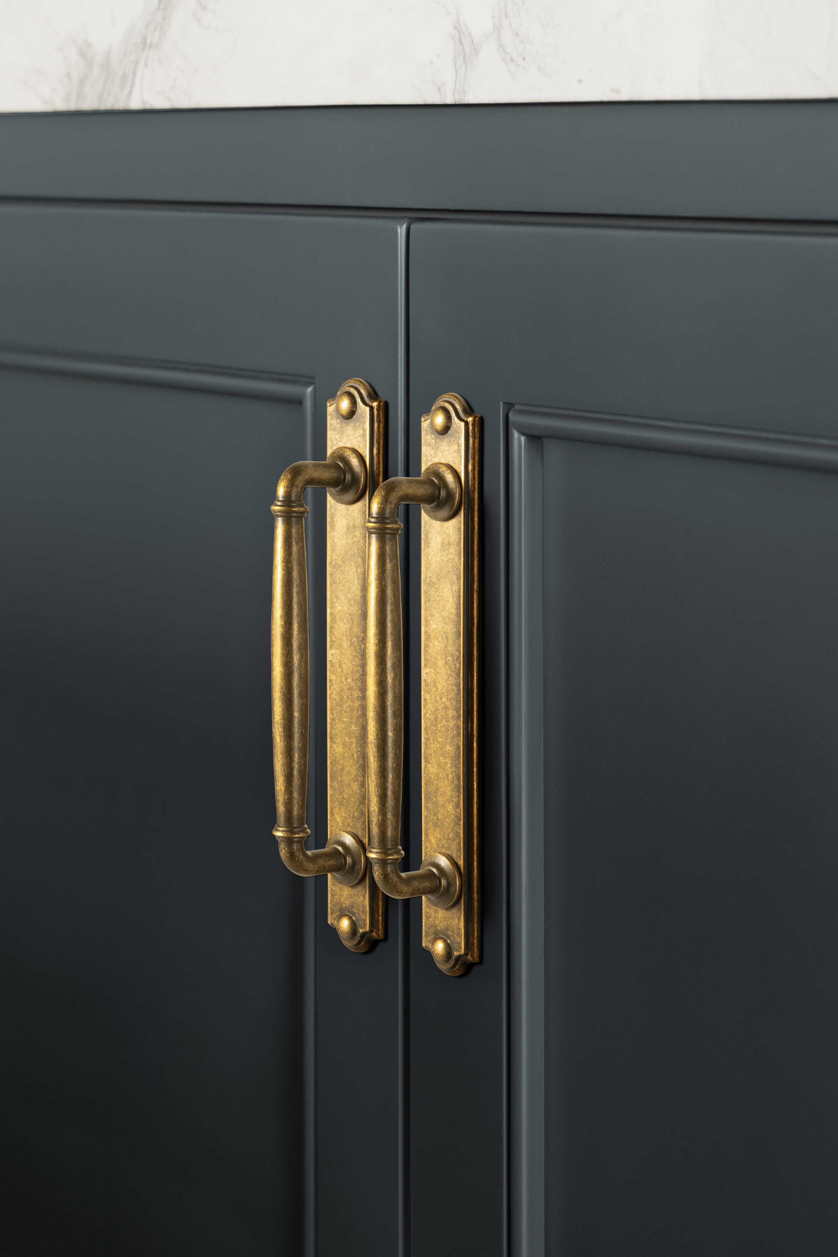 Decorative Cabinet Pulls with Eye-Catching Geometric & Curved Silhouettes