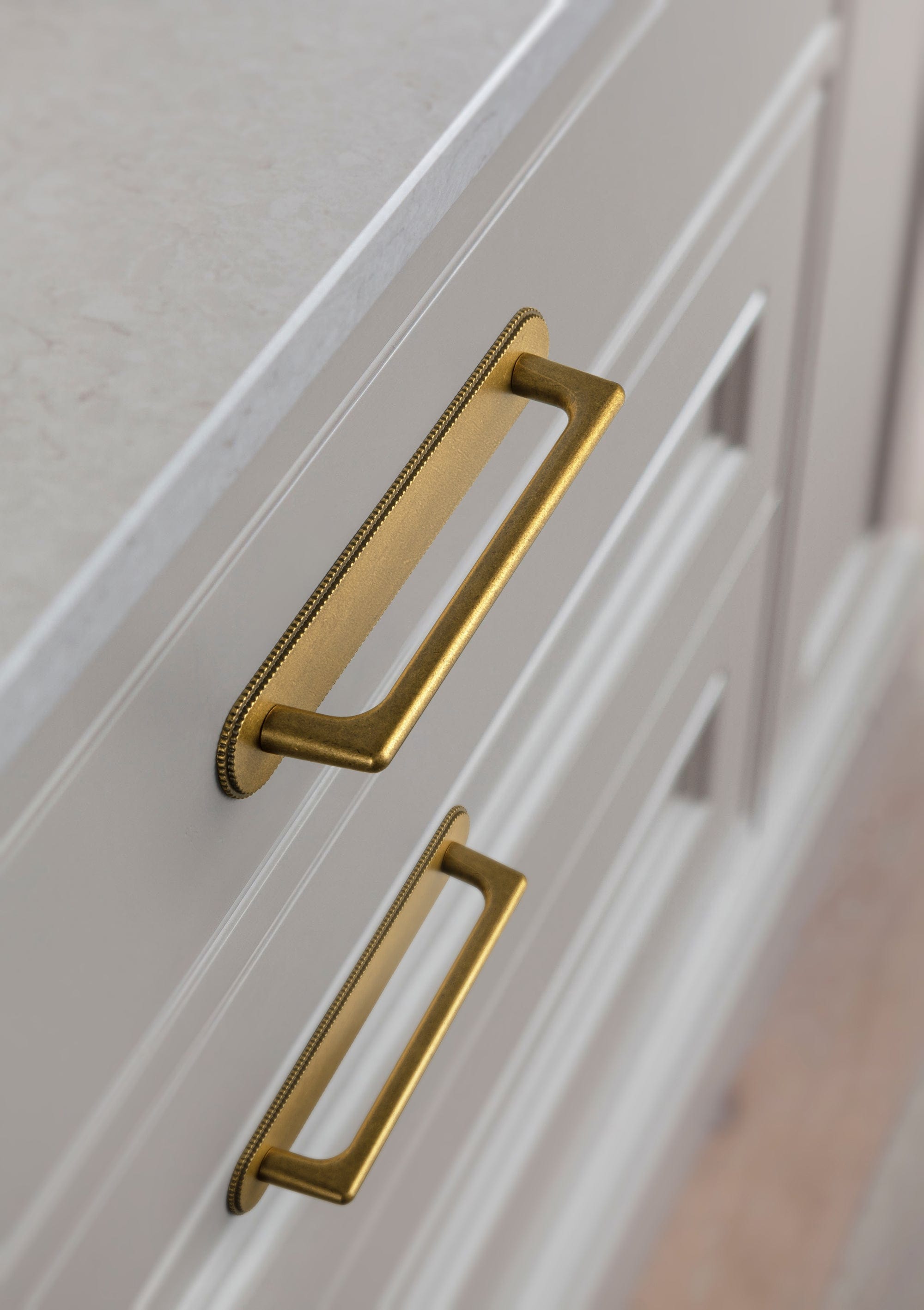 2 Pack Classic Cabinet Bar Pulls with Back Plate Zinc Alloy Cabinet Handle with Long Back Plate