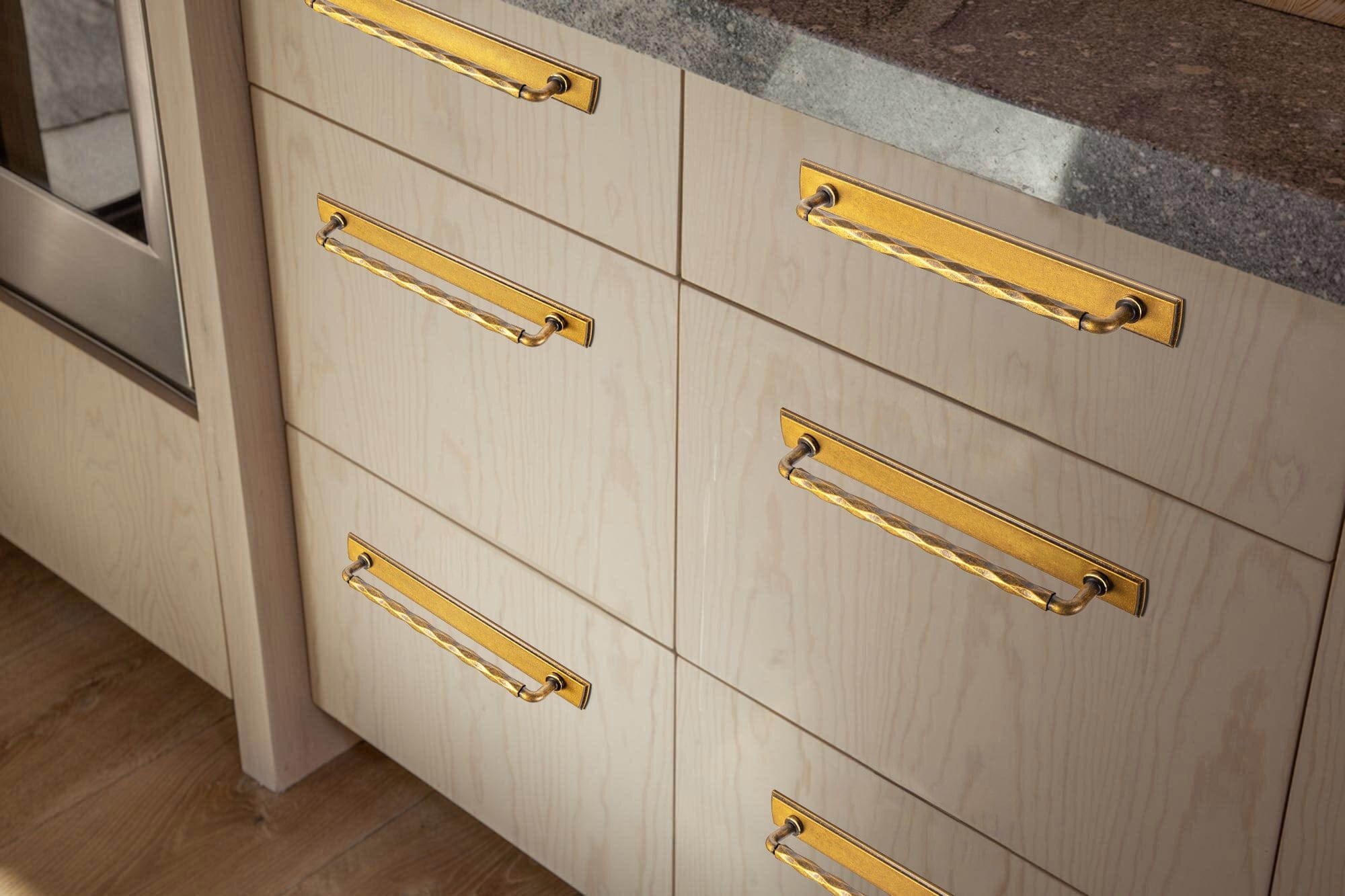 2 Pack Zinc Alloy Drawer Pulls with Back Plate Twisted Design Decorative Handles for Kitchen Cabinets