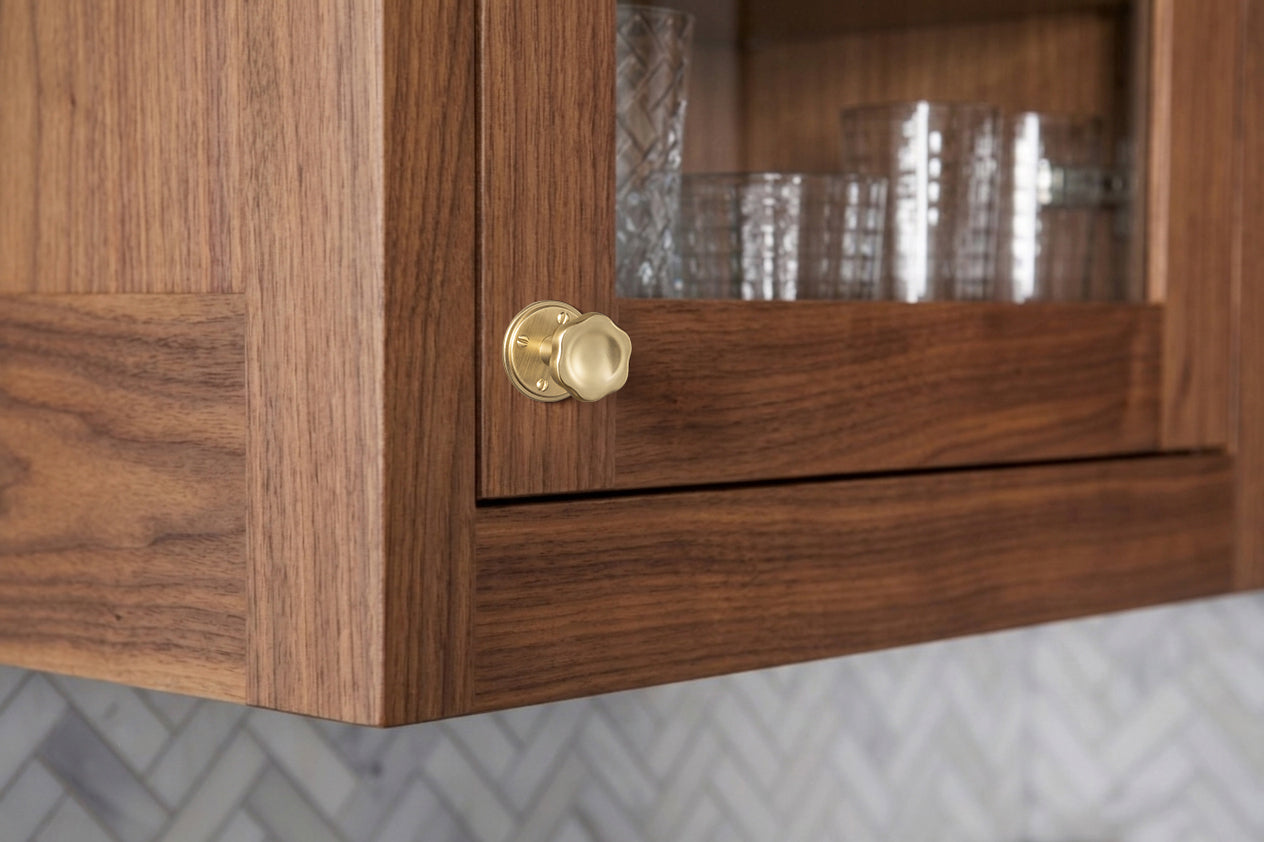 Floral Zinc Alloy Cabinet Knobs with Decorative Backplates, Assorted Multi-Shape Base Plates Furniture Drawer Knobs for Cabinet