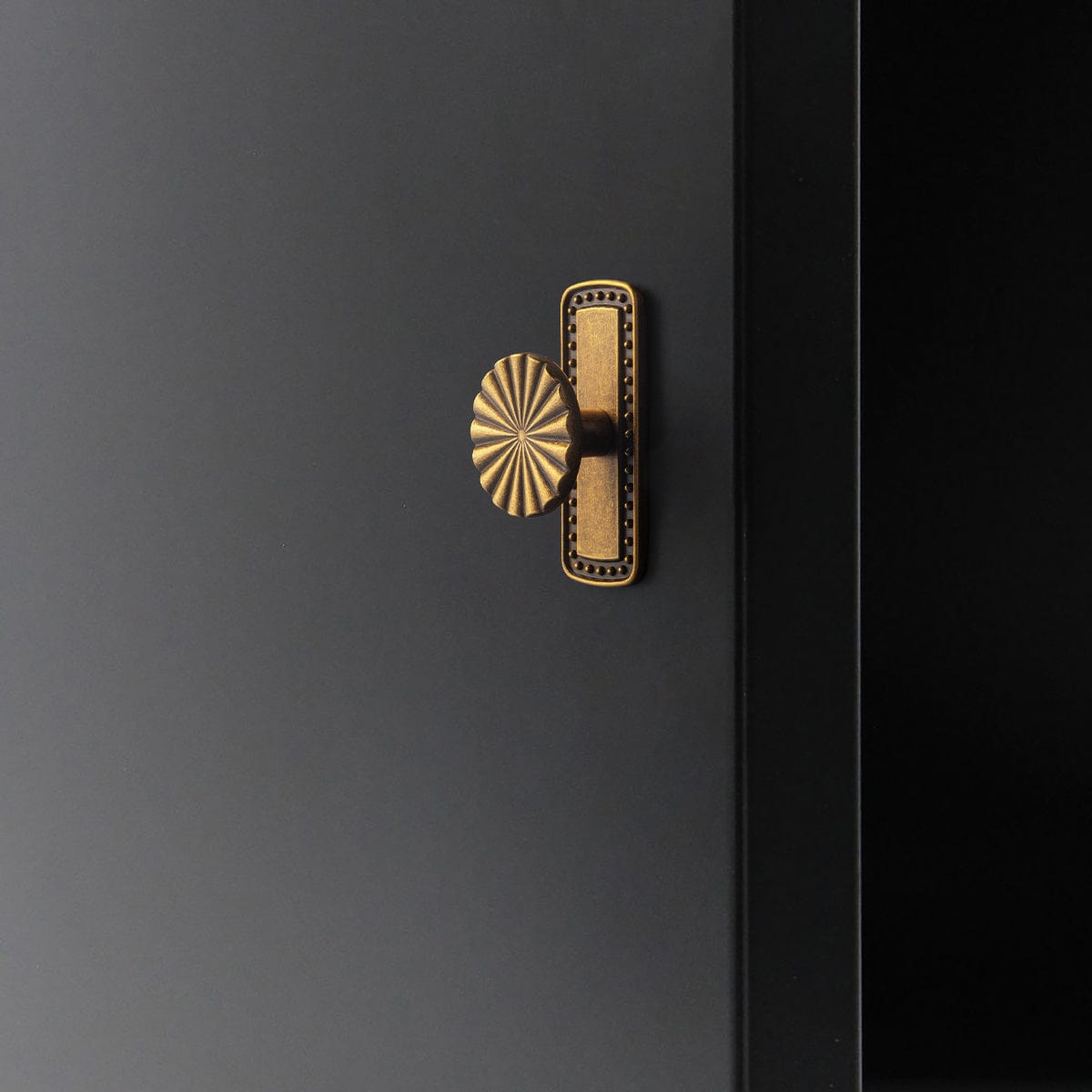 Semicircular Antique Brass Cabinet Pulls Half Moon Shaped Bin Cup Drawer Pull