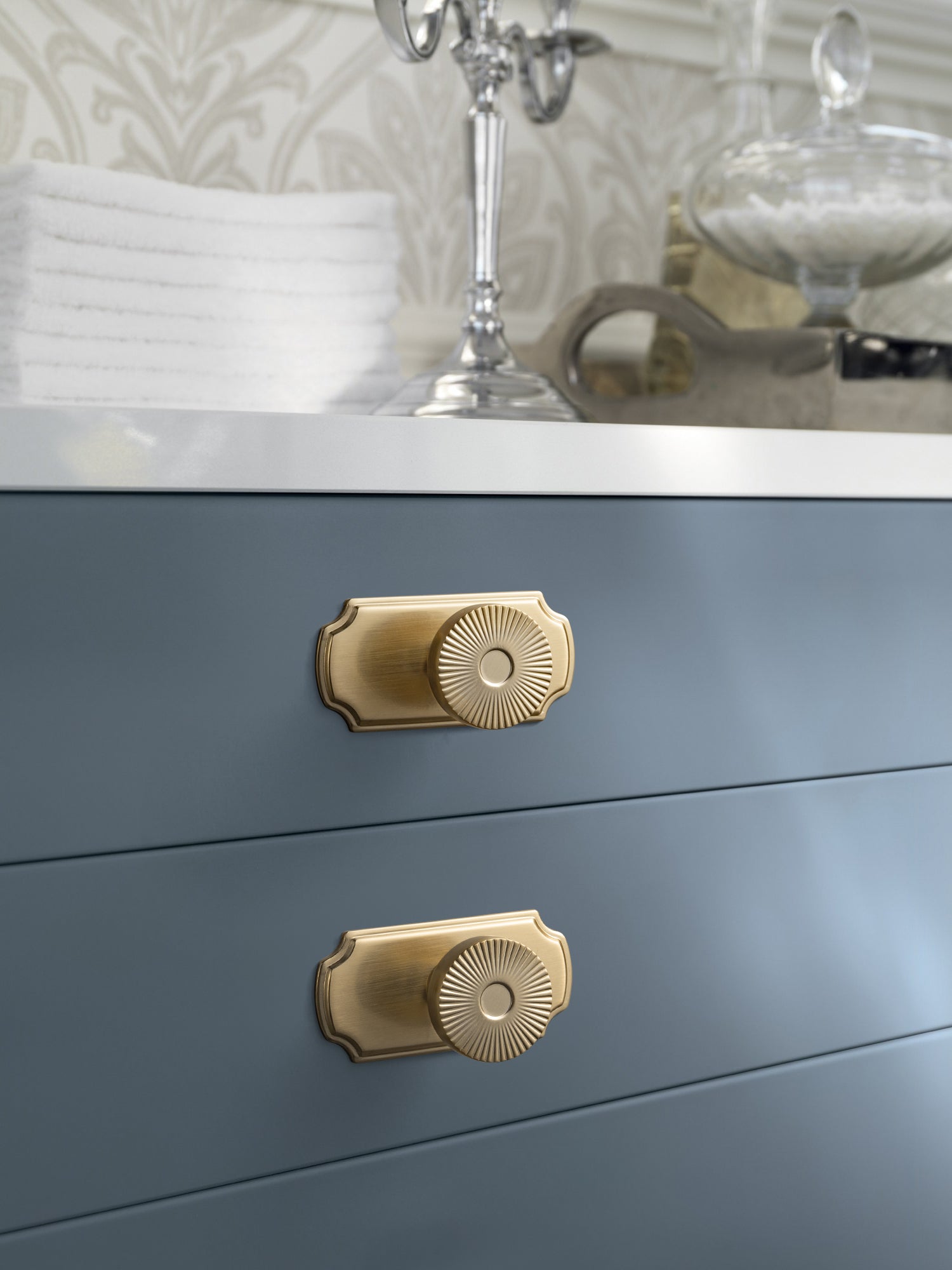 Retro Radiating Pattern Cabinet Knob with Ornate Backplate, Solid Zinc Alloy Drawer Knob for Classic Cabinet Renovation
